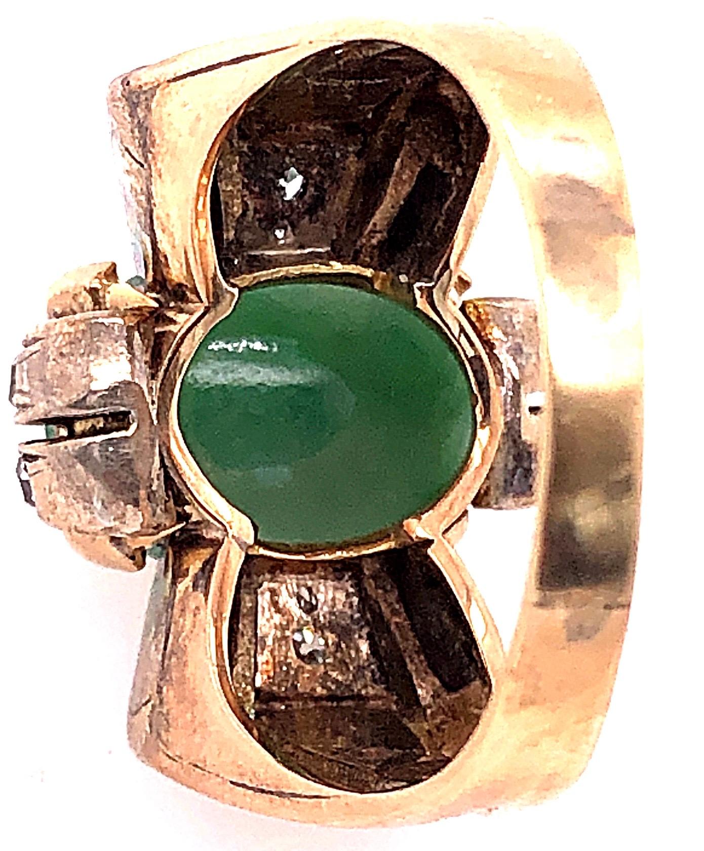 18 Karat Yellow Gold Oval Jade Solitaire Ring with Diamond Accents For Sale 3