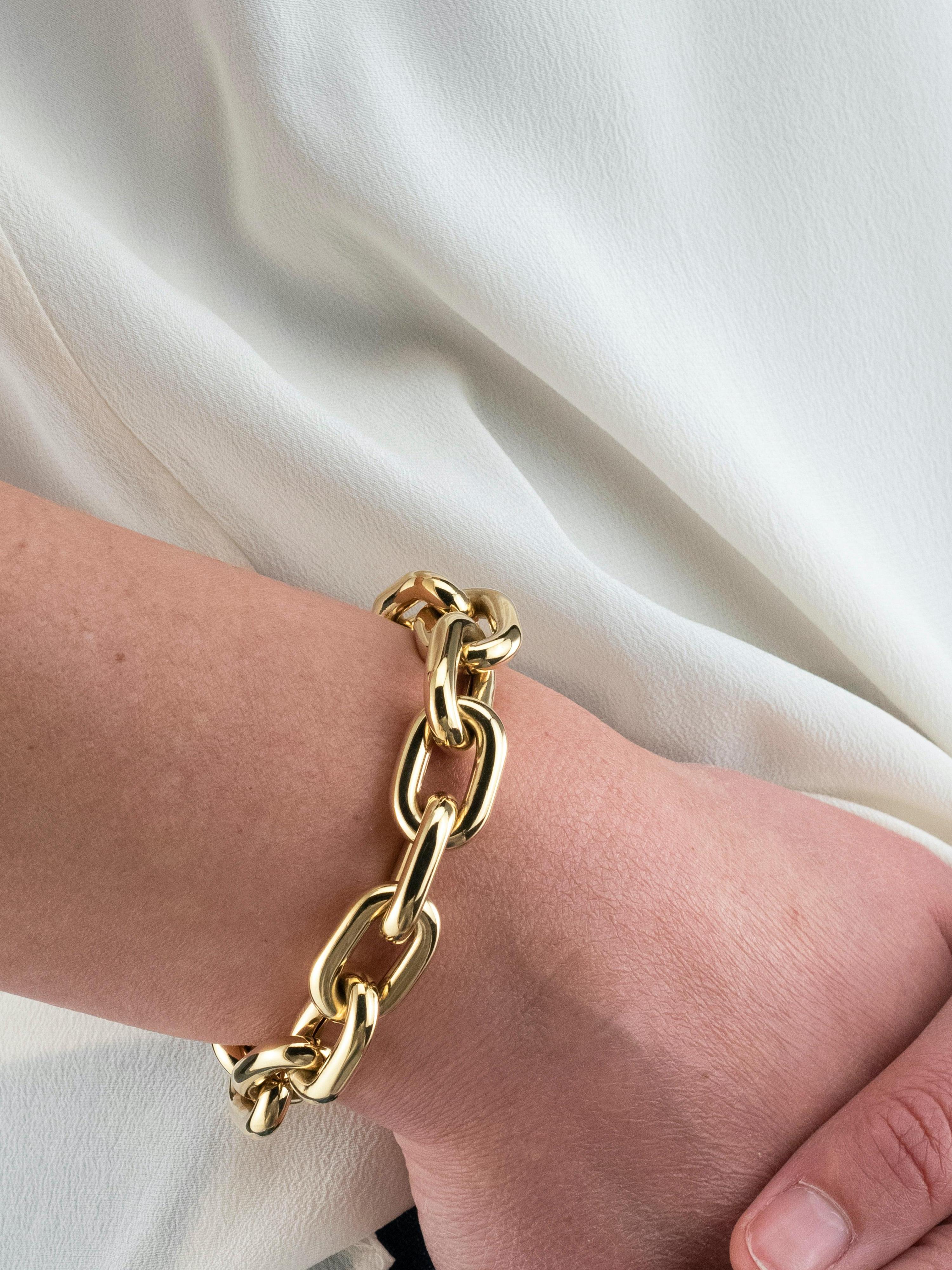 Women's 18 Karat Yellow Gold Oval Link Bracelet