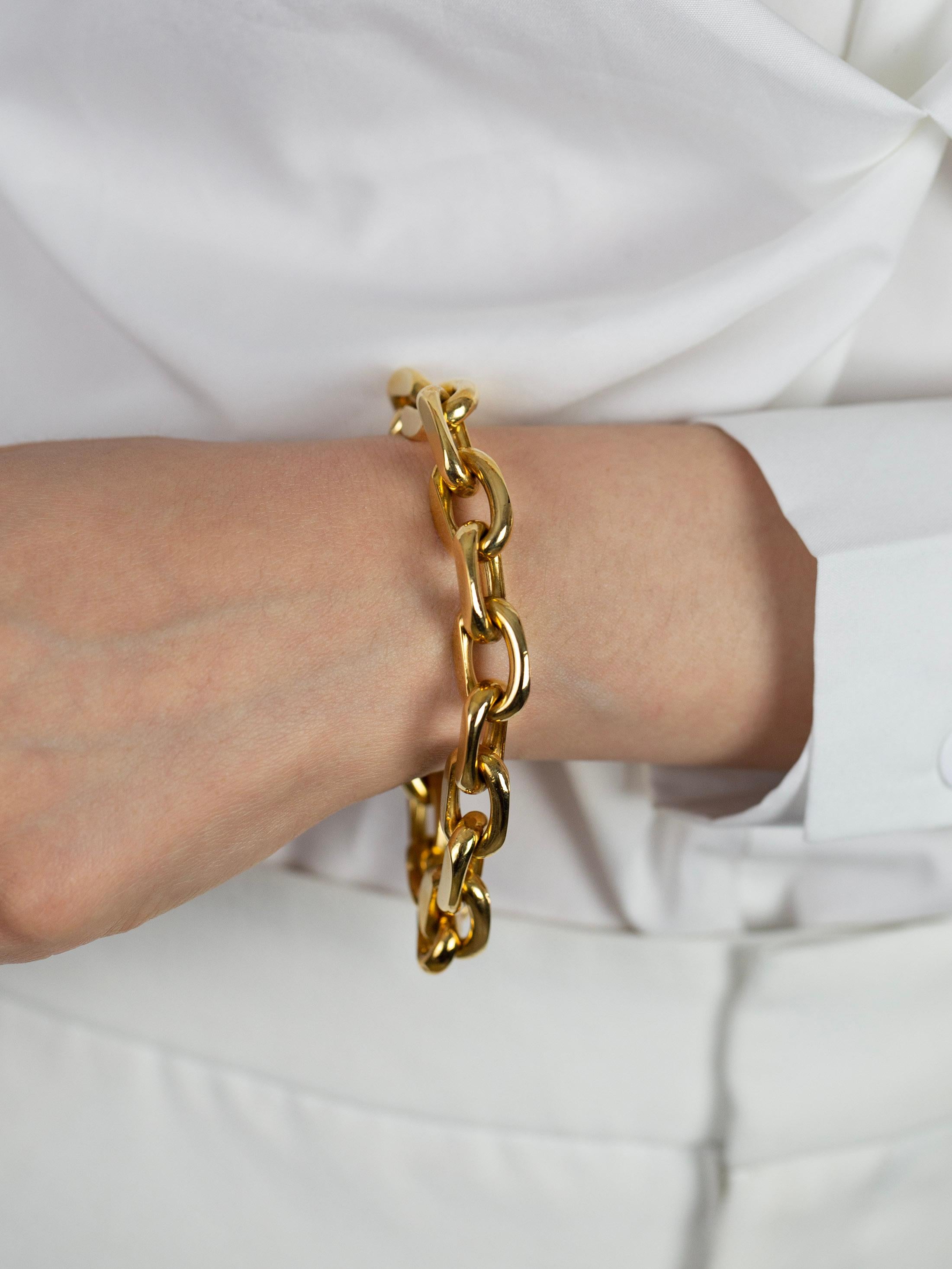 Bracelet à maillons ovales en or jaune 18 carats Pour femmes en vente