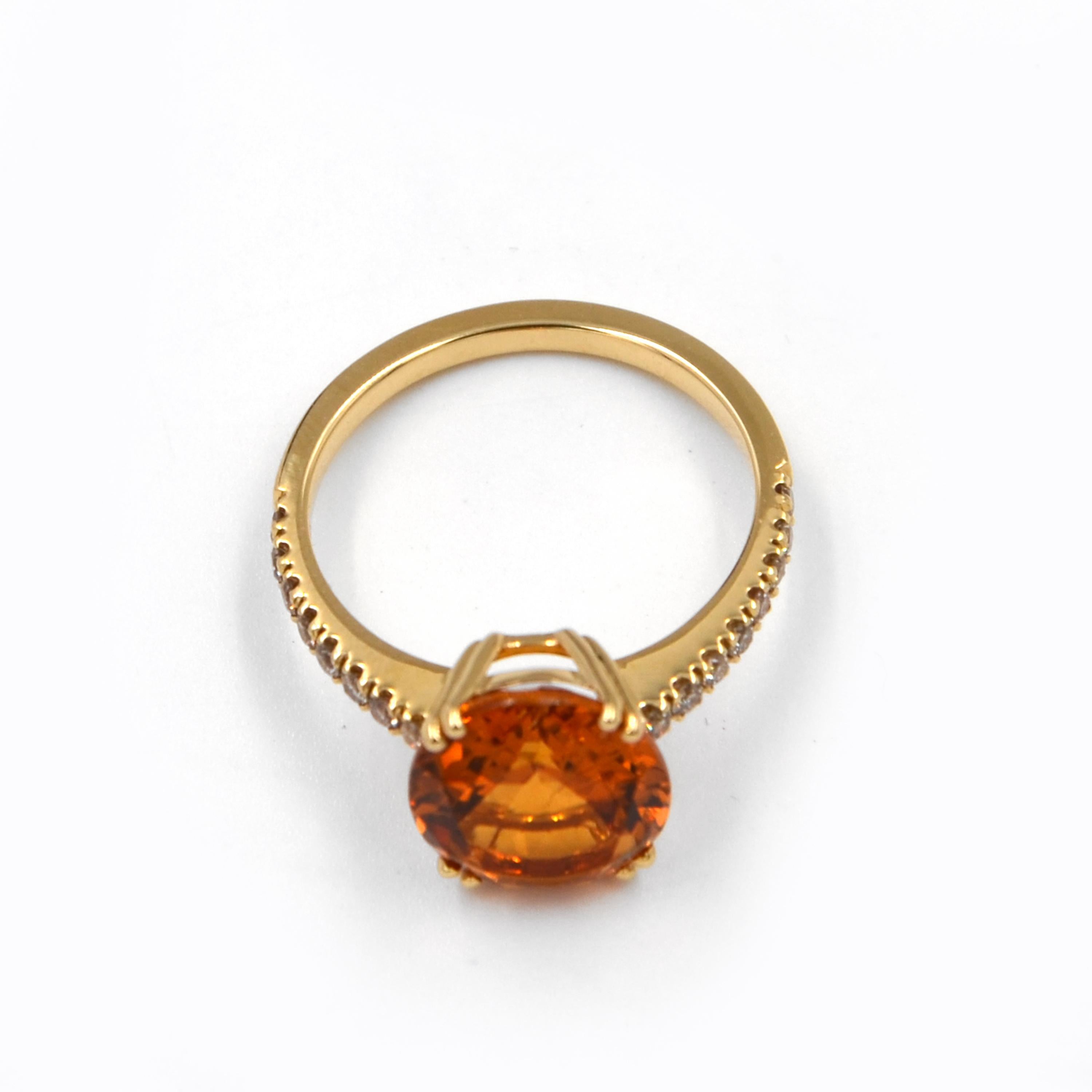 18 Karat Yellow Gold Oval Madera Citrine and Brown Diamonds Garavelli Ring In New Condition For Sale In Valenza, IT