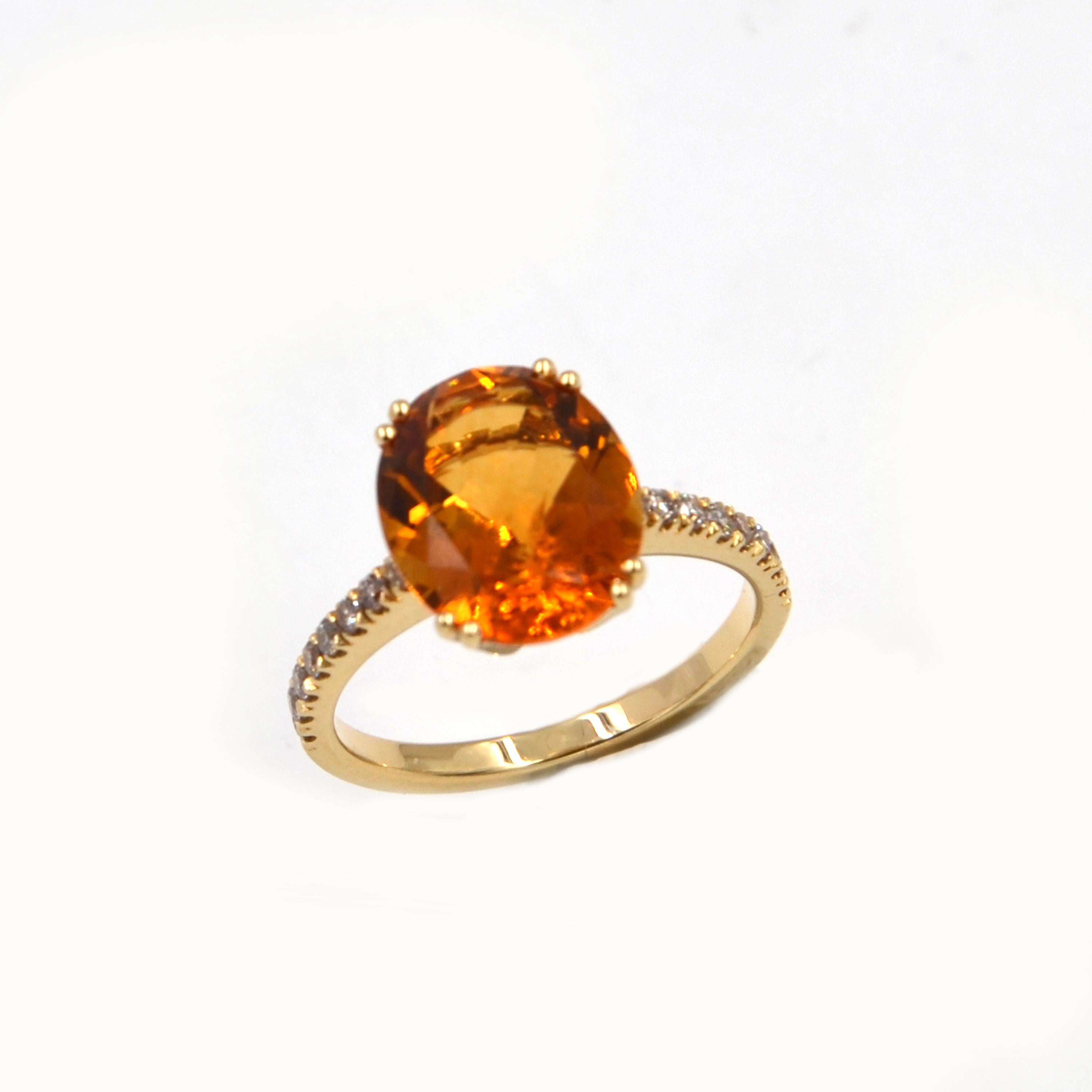 Women's 18 Karat Yellow Gold Oval Madera Citrine and Brown Diamonds Garavelli Ring For Sale