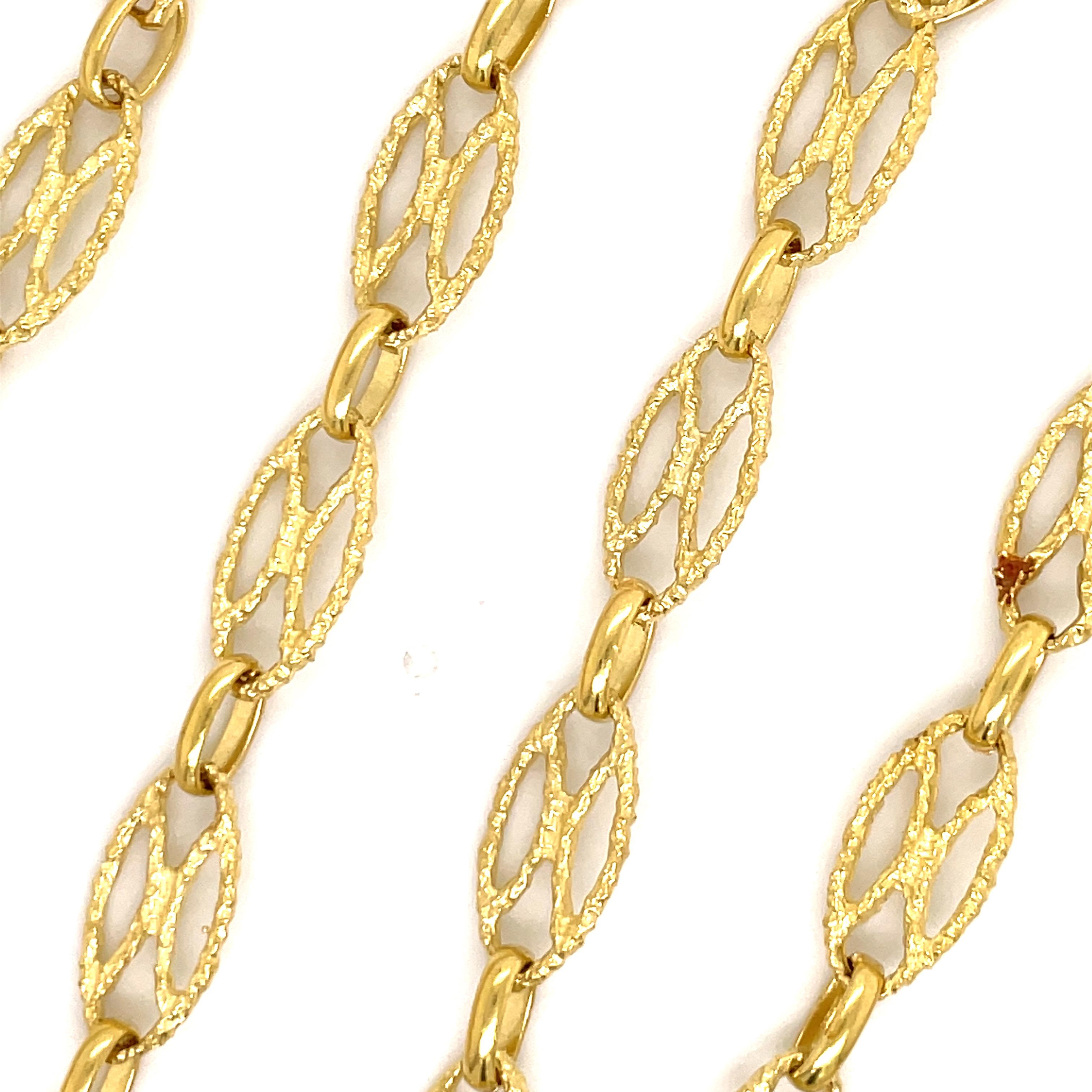 Contemporary 18 Karat Yellow Gold Oval Openwork Link Necklace 42 Grams Italy For Sale