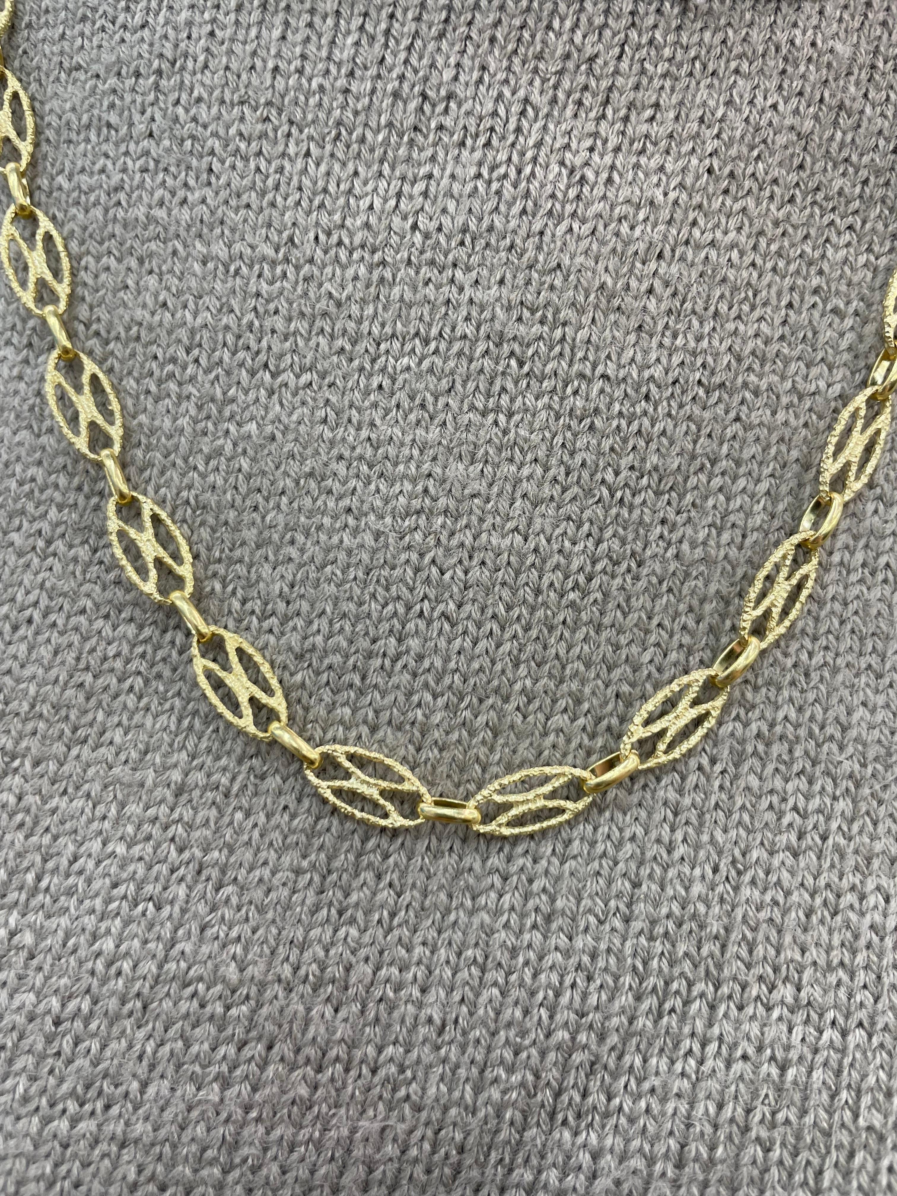 18 Karat Yellow Gold Oval Openwork Link Necklace 42 Grams Italy For Sale 1