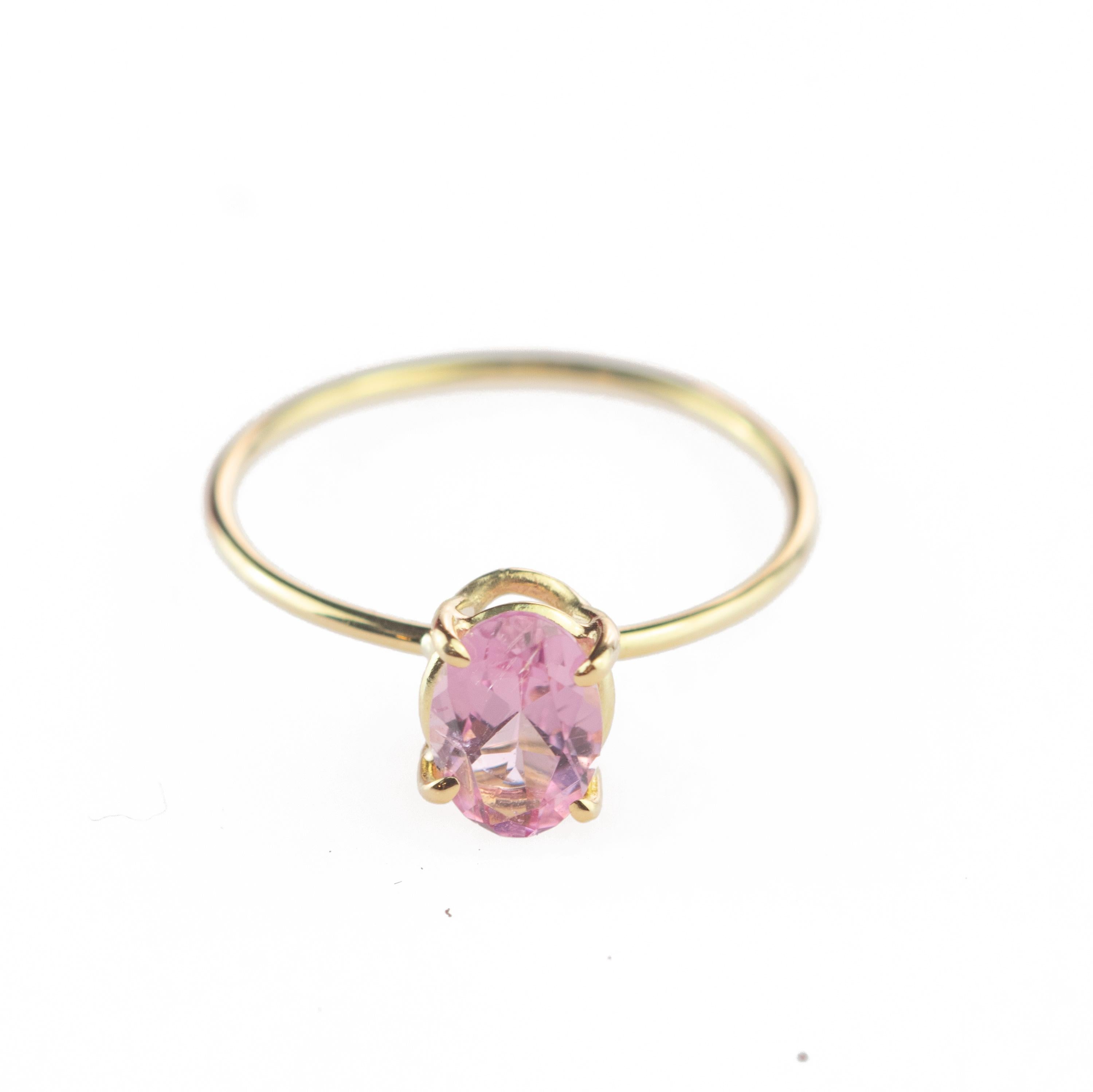 Oval Cut 18 Karat Yellow Gold Oval Pink Sapphire Handmade Modern Cocktail Chic Ring For Sale