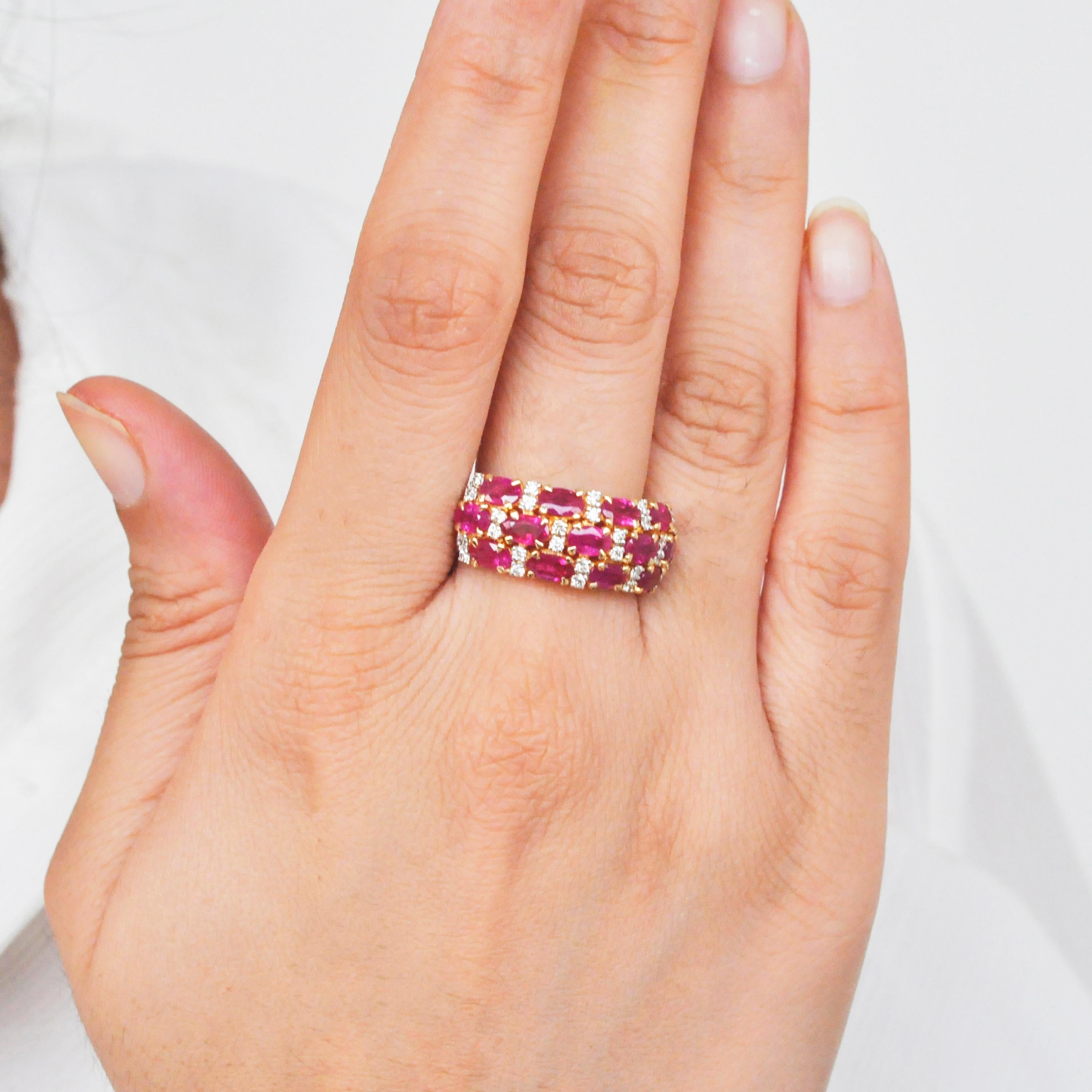18 Karat Yellow Gold Oval Ruby Cluster Band Diamond Cocktail Ring In New Condition For Sale In Jaipur, Rajasthan