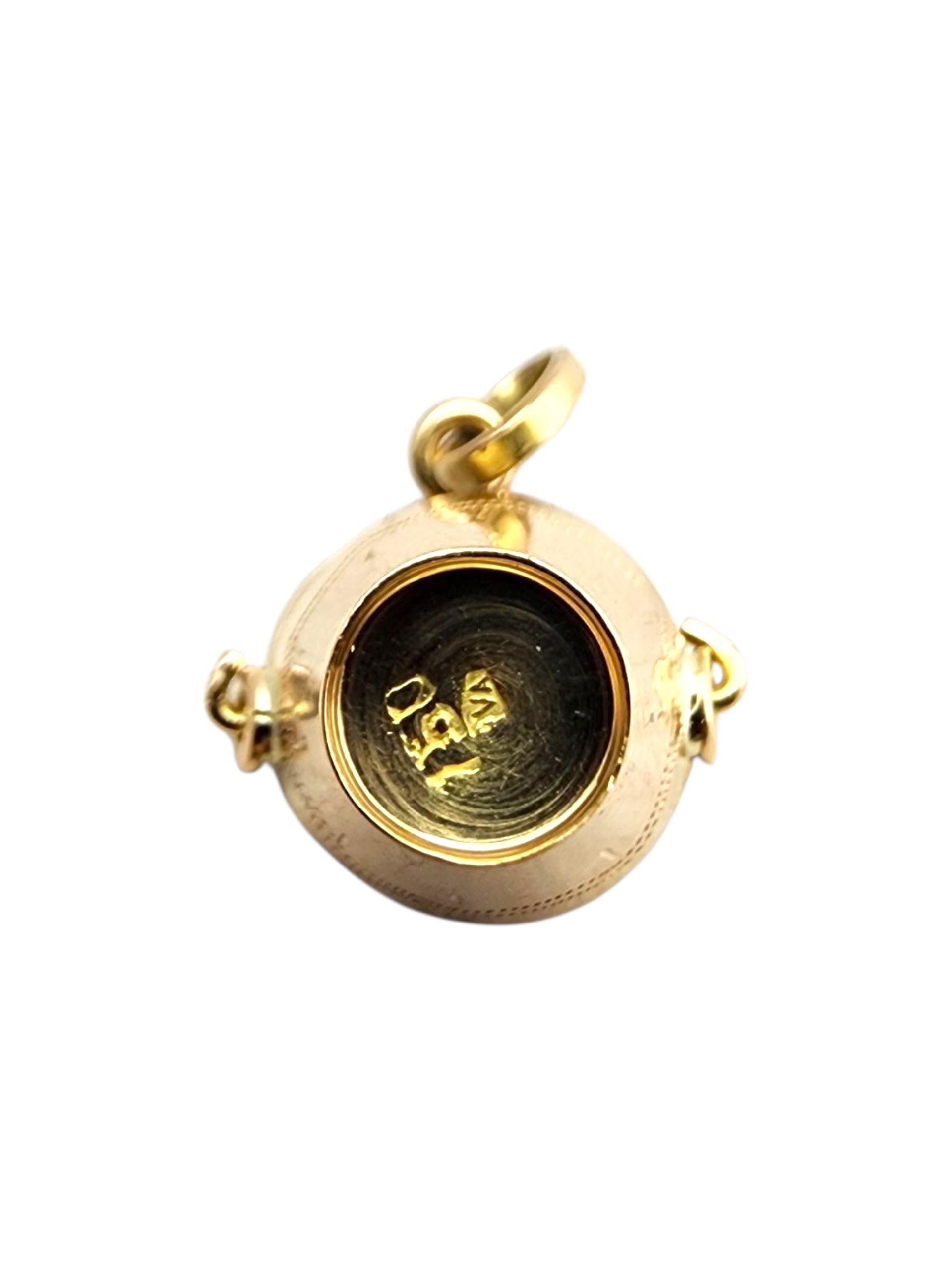 Charm per secchio in oro giallo 18 carati con maniglia mobile #23668 in vendita 1