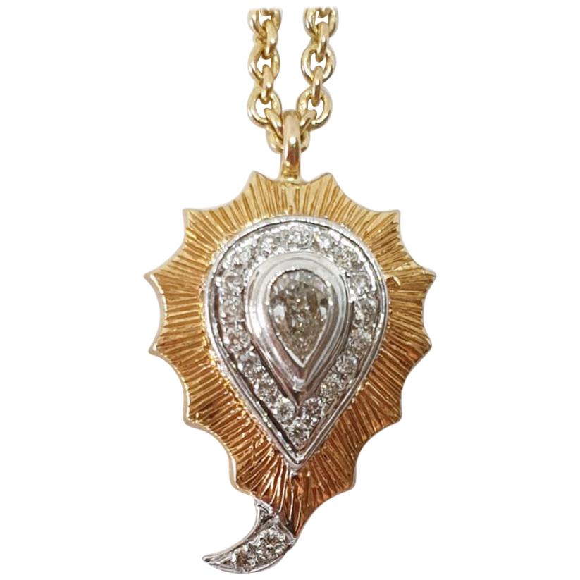 18 Karat Yellow Gold Paisley Shape Diamond Studded Pendant Necklace For Sale