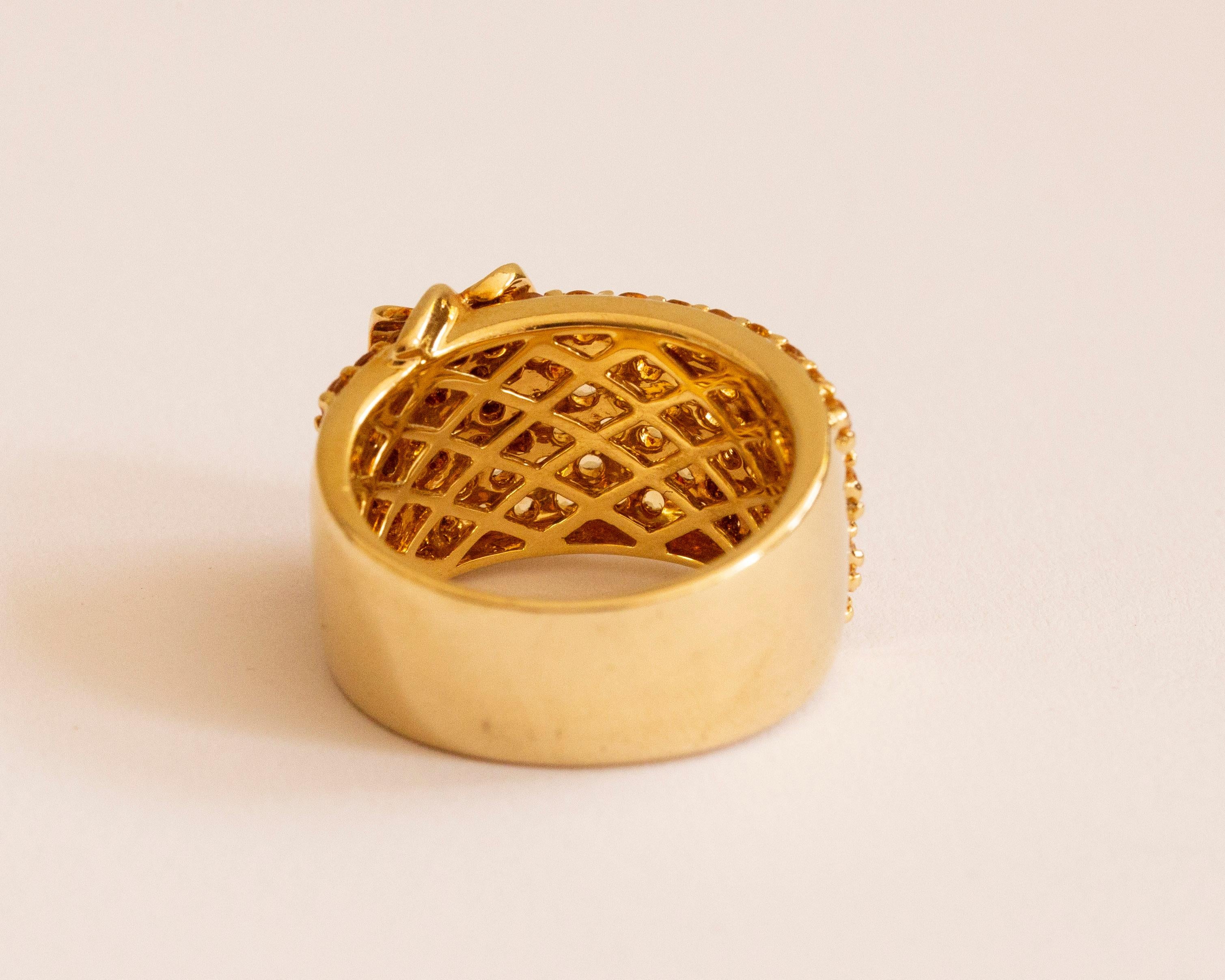 18 Karat Yellow Gold Pavé Citrine Wide Band Ring In Excellent Condition For Sale In Arnhem, NL