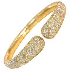 18 Karat Yellow Gold Pave Diamond Bangle Bracelet