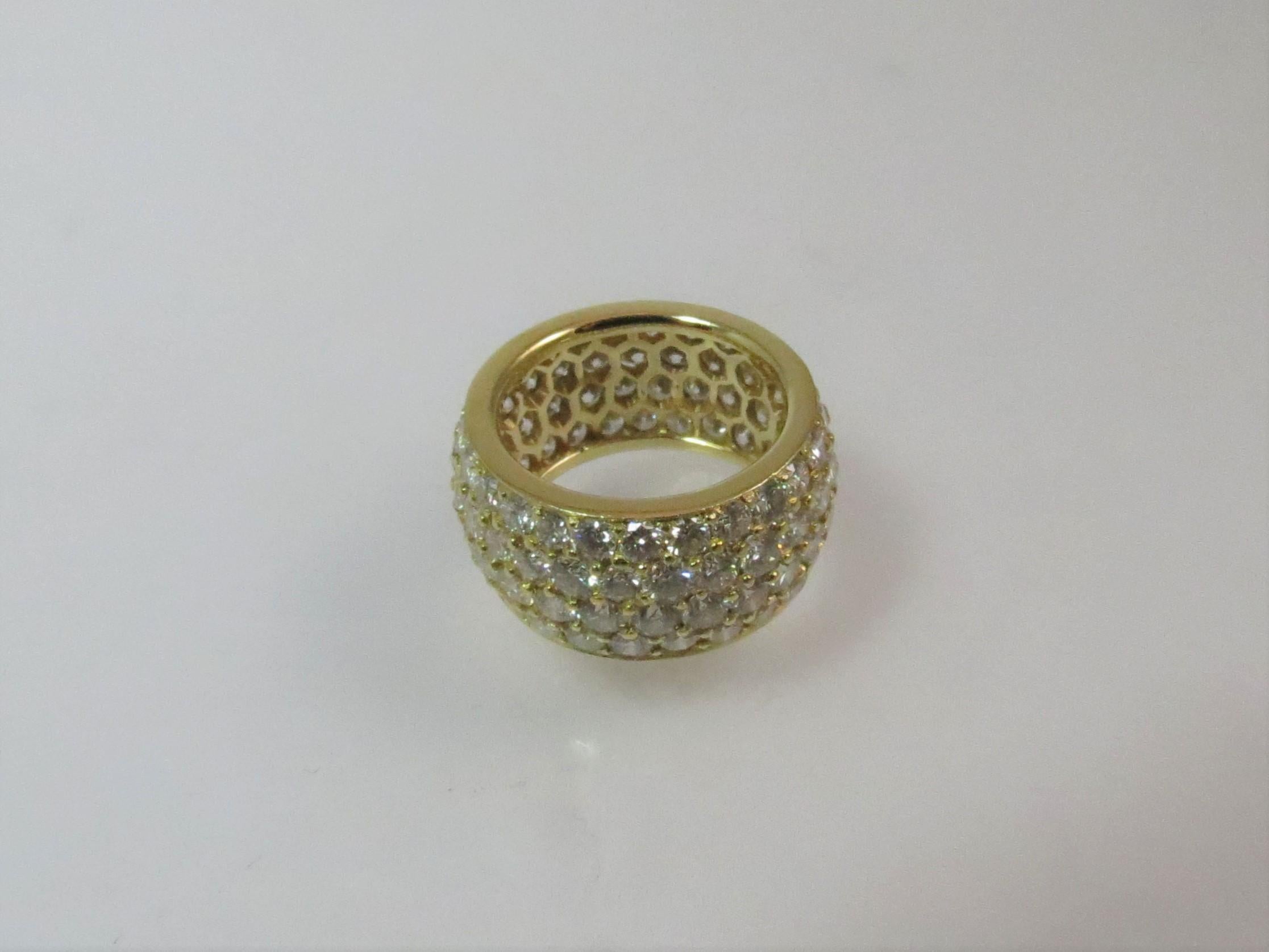 18 Karat Yellow Gold Pave Diamond Eternity Wedding Band In Excellent Condition In Chicago, IL