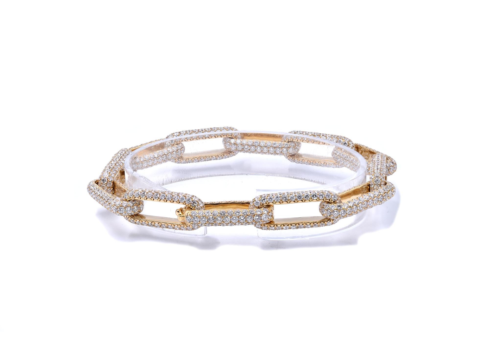 18 Karat Yellow Gold Pave Diamond Oval Link Bracelet In Excellent Condition In Scottsdale, AZ