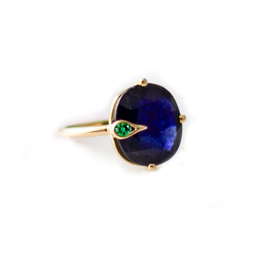 Women's or Men's 18 Karat Yellow Gold Peacock Ring with 3.73 Carats Blue Sapphire and Emerald
