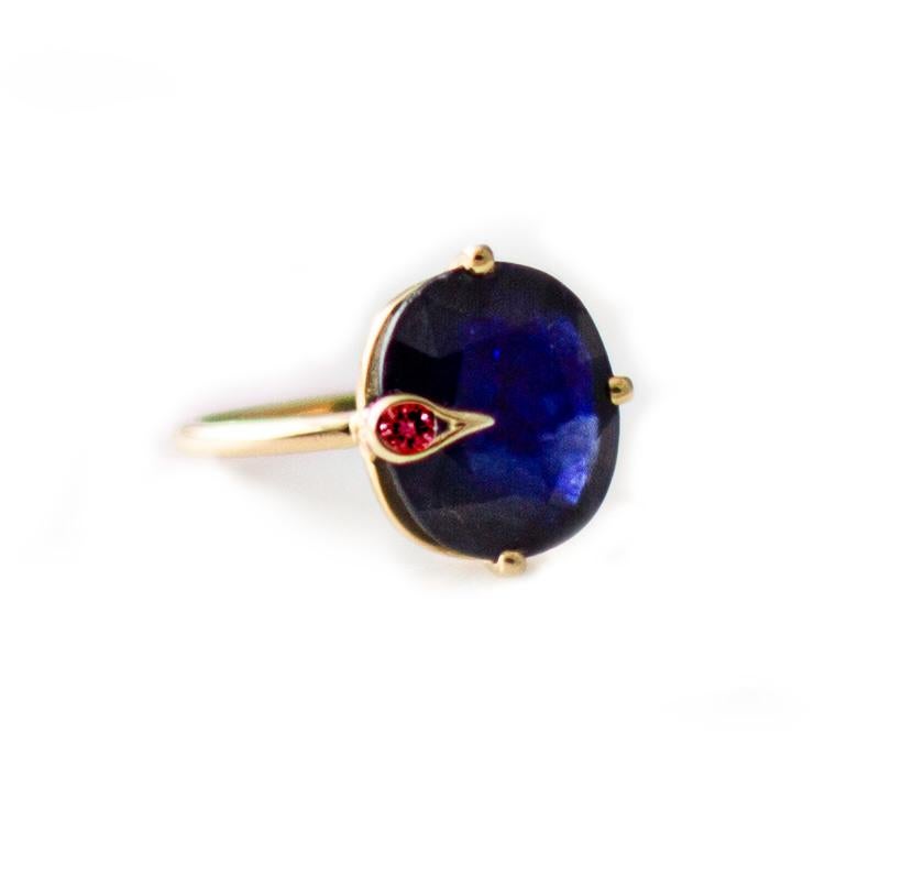 18 Karat Yellow Gold Peacock Ring with Three Carats Blue Sapphire and Ruby For Sale 2