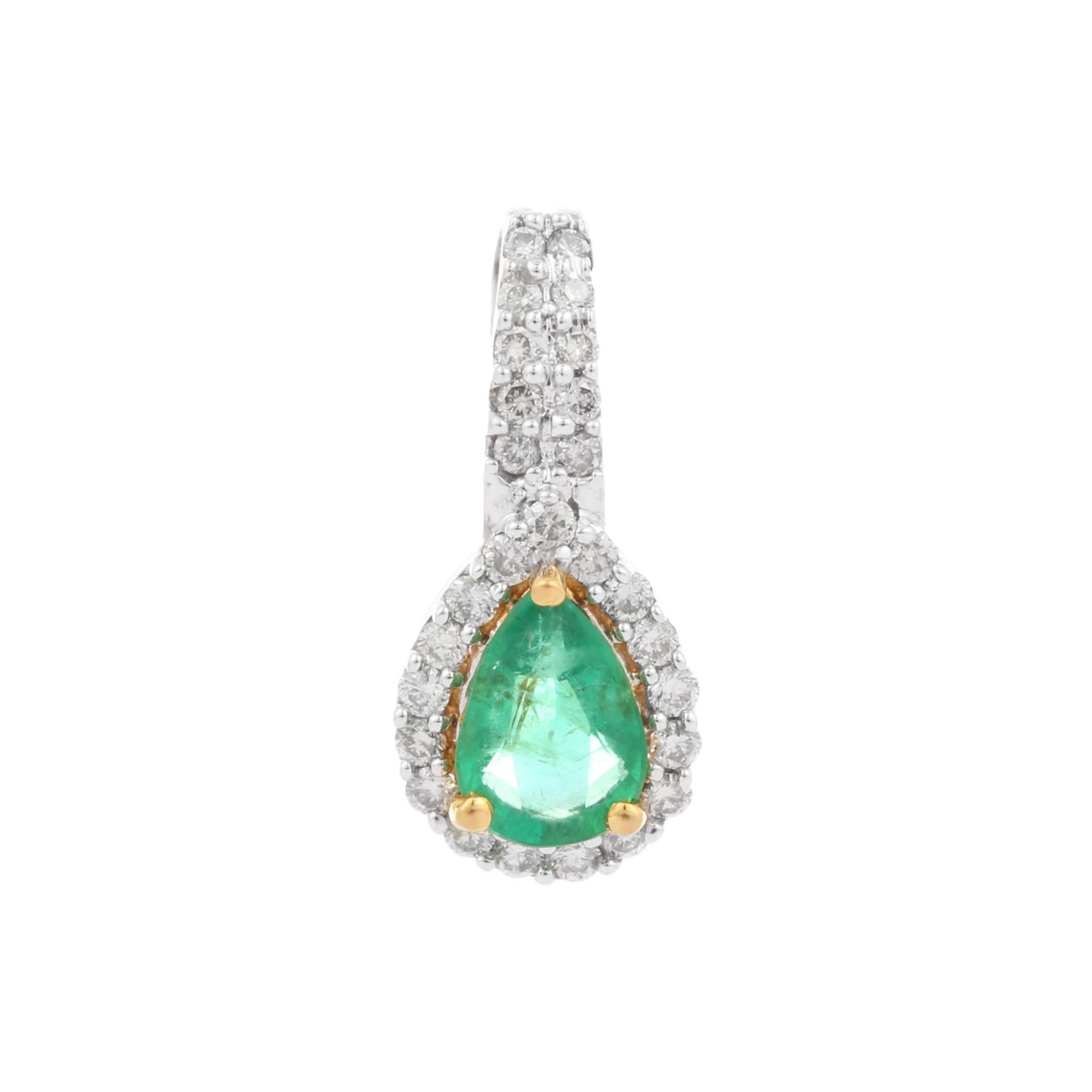Modern 18 Karat Yellow Gold Pear Cut Emerald Diamond Pendant  For Sale