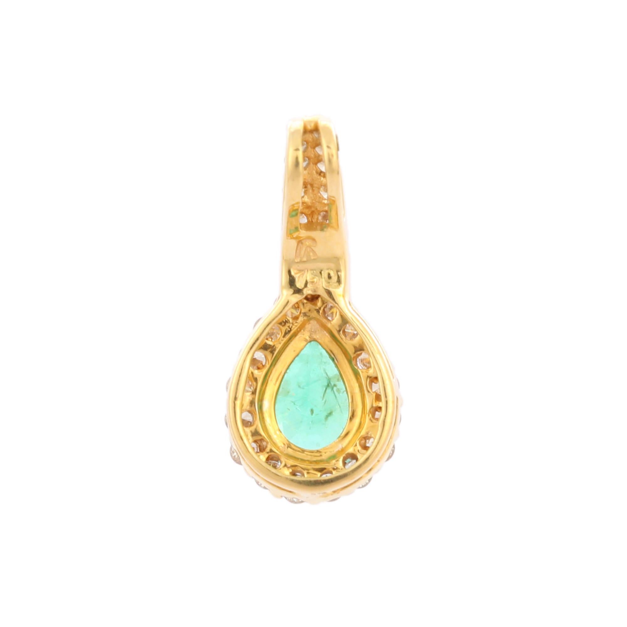 18 Karat Yellow Gold Pear Cut Emerald Diamond Pendant  In New Condition For Sale In Houston, TX