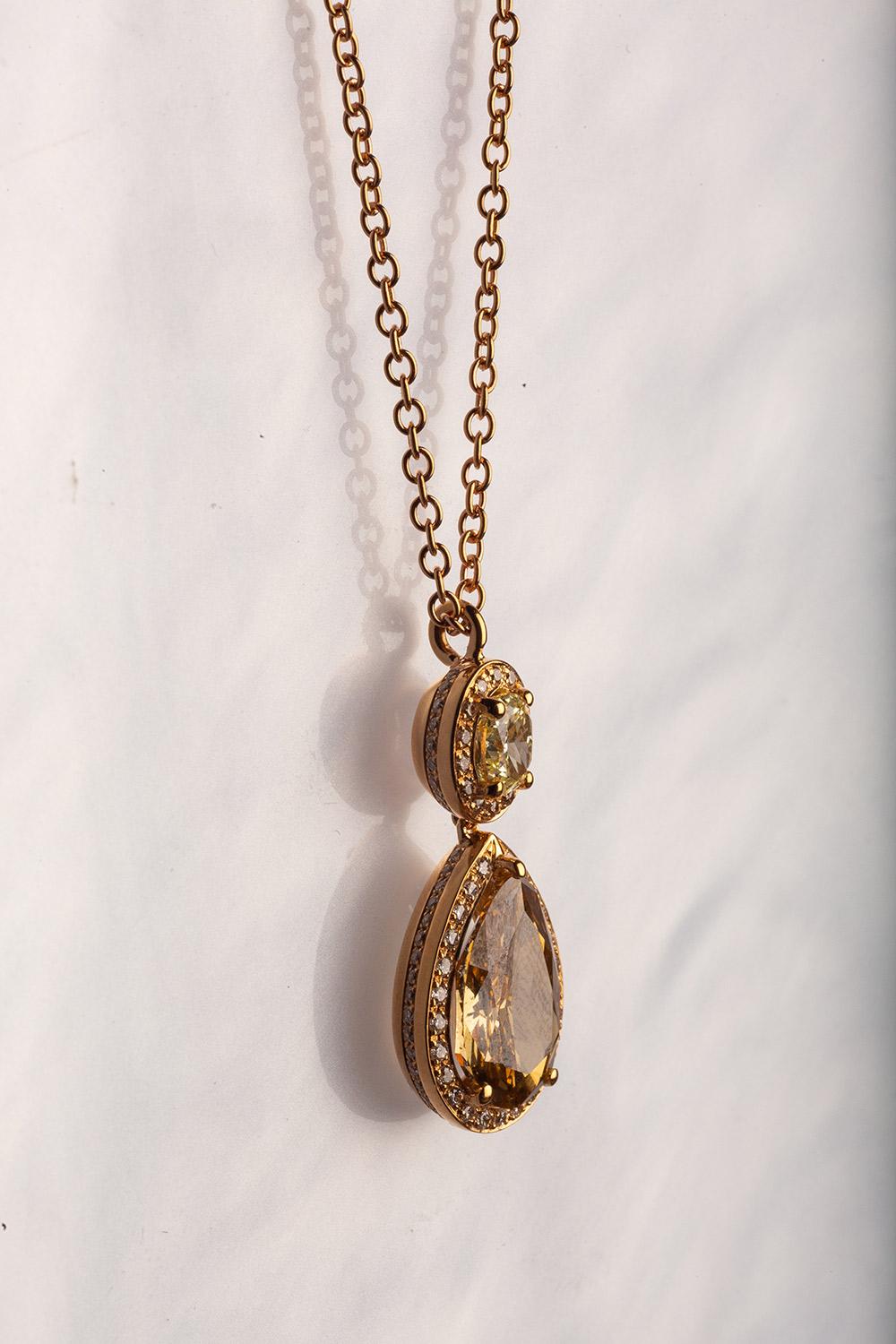 18 Karat Yellow Gold Pear Oval Diamond Pendant For Sale 3