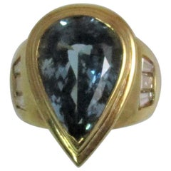 18 Karat Yellow Gold Pear Shape Aquamarine and Diamond Ring