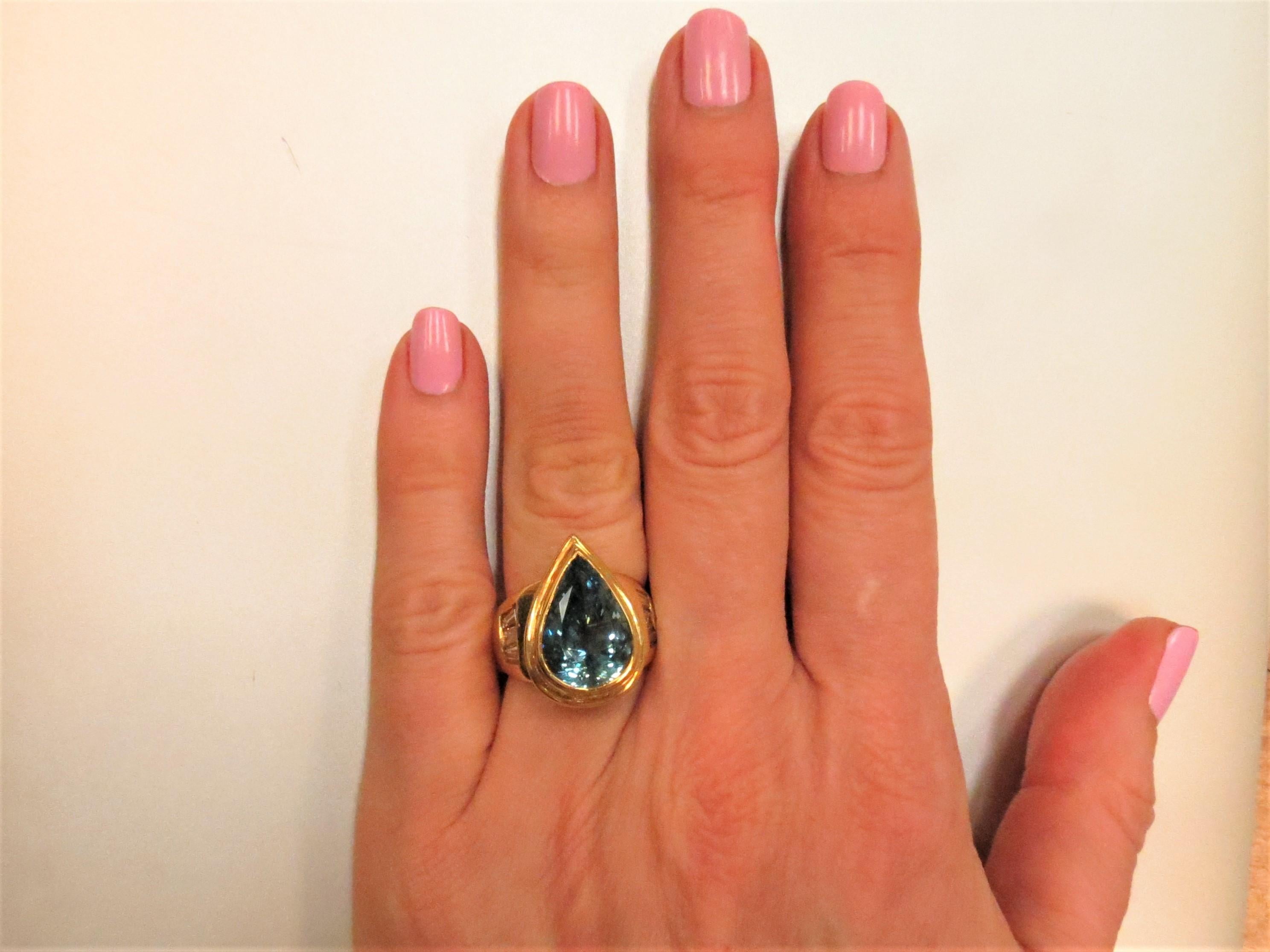 pear shaped aquamarine ring yellow gold