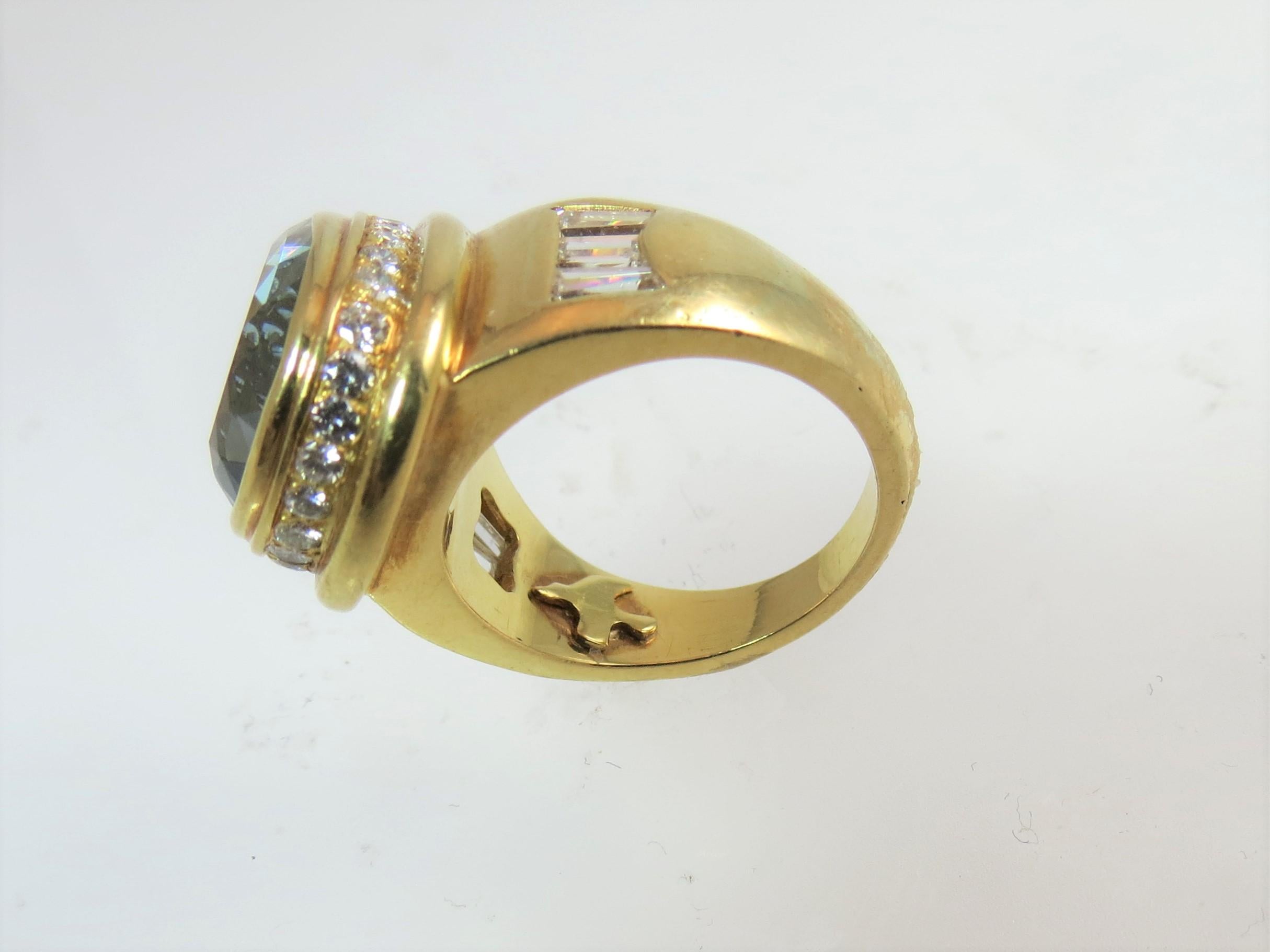 Pear Cut 18 Karat Yellow Gold Pear Shape Aquamarine and Diamond Ring For Sale