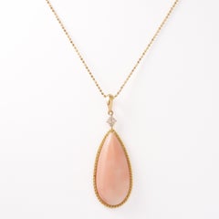 18 Karat Yellow Gold Pear Shape Miss Sango Coral Pendant Top with Diamonds