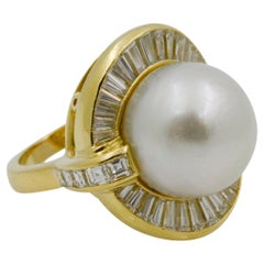 18 Karat Yellow Gold Pearl and Diamond Ring 18 Karat Yellow Gold Pearl and Diamond Ring