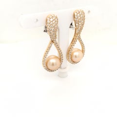 18 Karat Yellow Gold Pearl and Diamonds Pair of Earrings Made in Italy