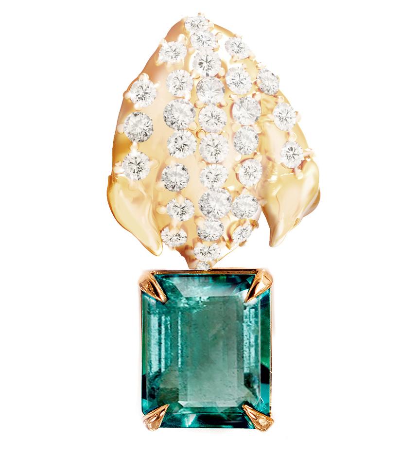 Women's or Men's Yellow Gold Pendant Necklace with Diamonds and Emerald For Sale