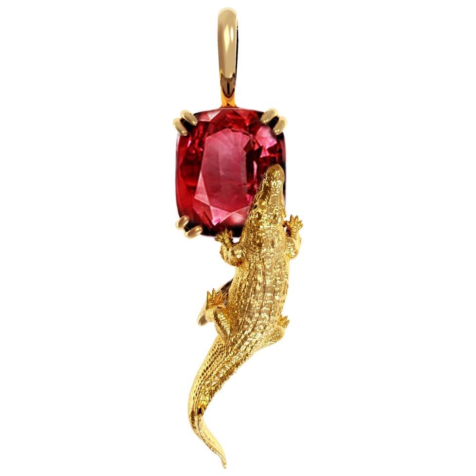 Eighteen Karat Yellow Gold Pendant Necklace with Perfect Malaia Garnet For Sale