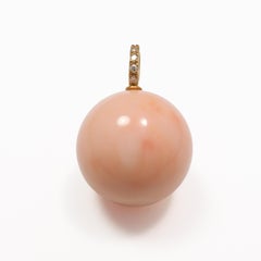 18 Karat Yellow Gold Pendant Top with Momoiro Sango Coral Ball and Diamonds