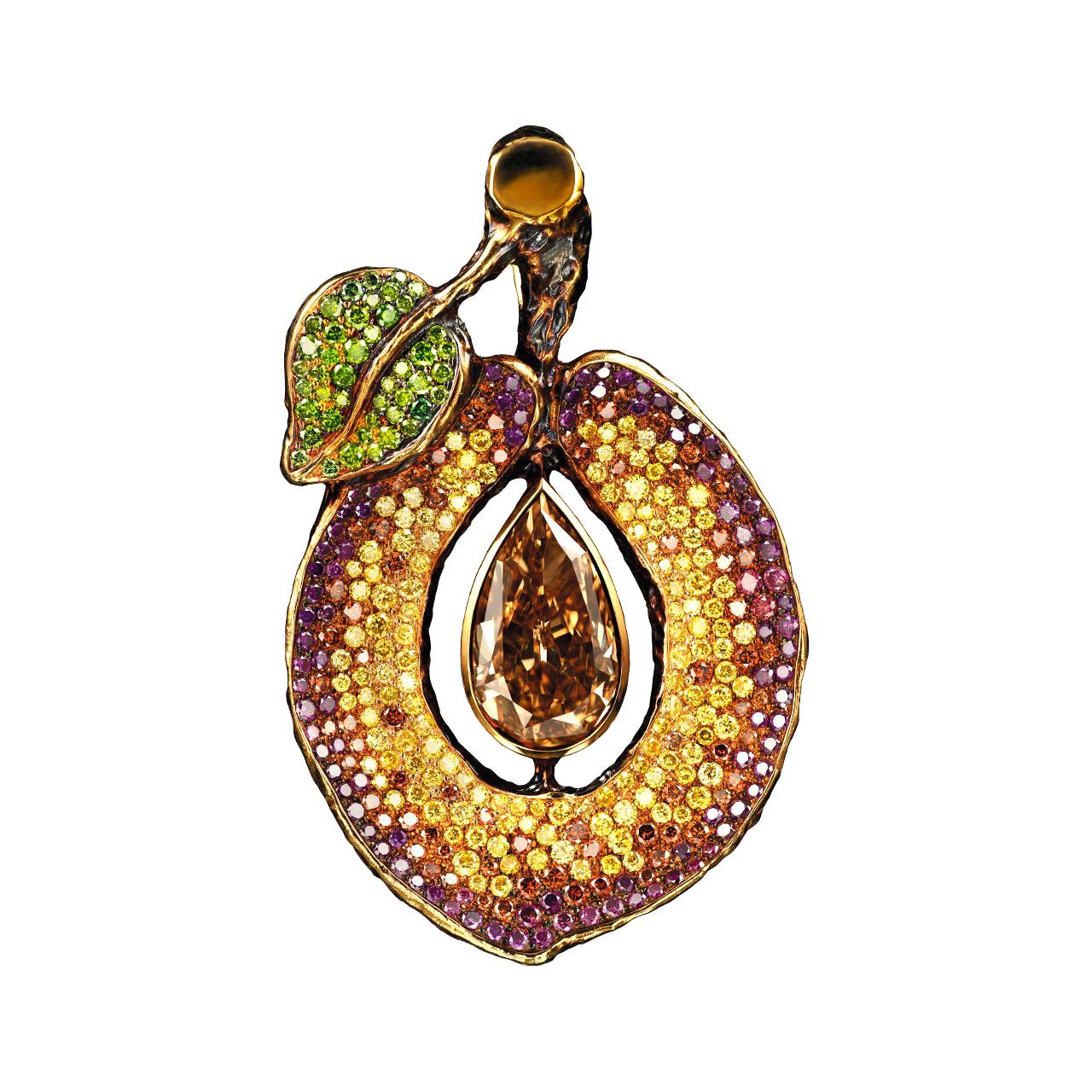 18 Karat Yellow Gold Pendant with 3.08 Carat F.BN-Y. Diamond and Colored Diamond For Sale