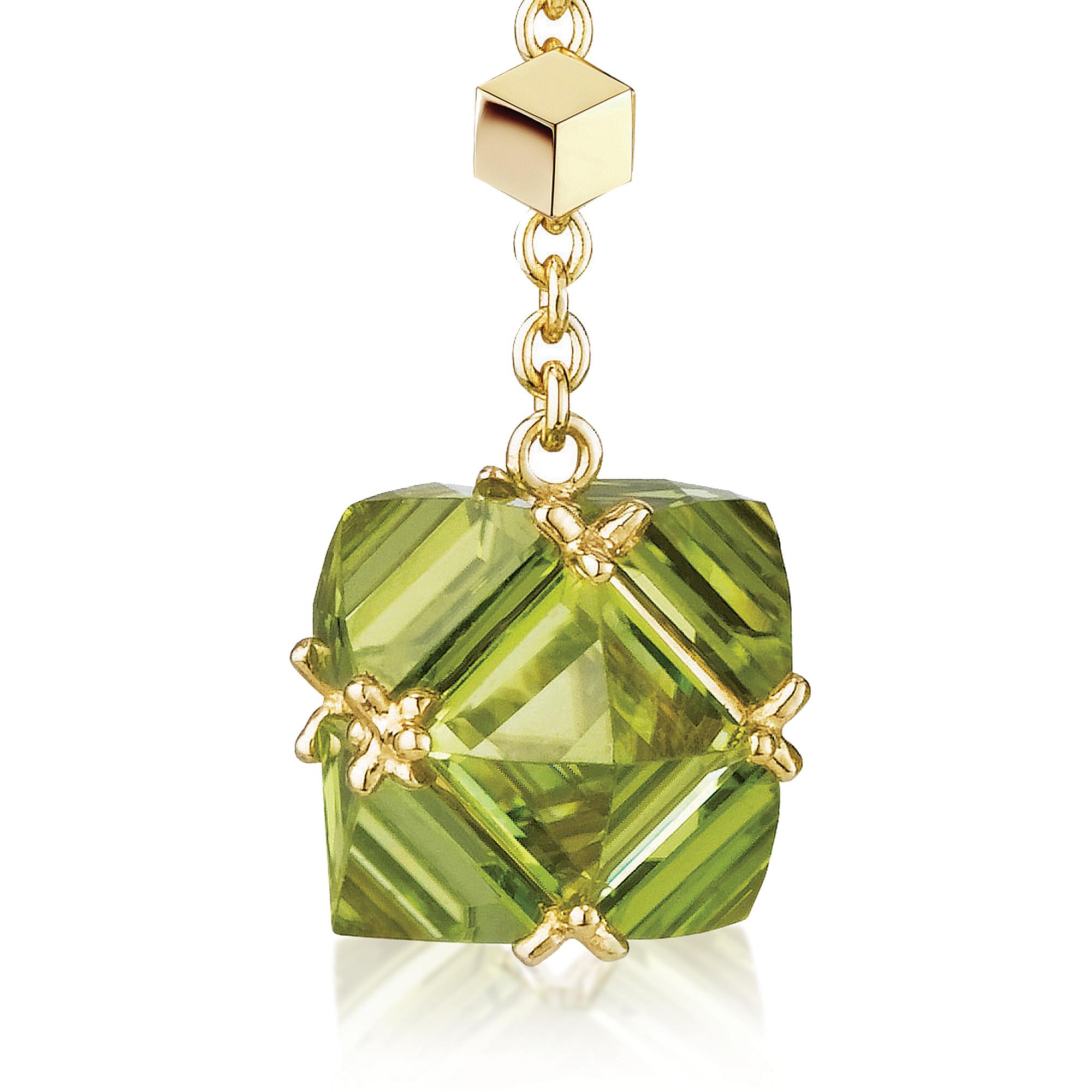 Paolo Costagli 18 Karat Yellow Gold Peridot, 15 Carats Very PC Earrings, Petite (Zeitgenössisch)