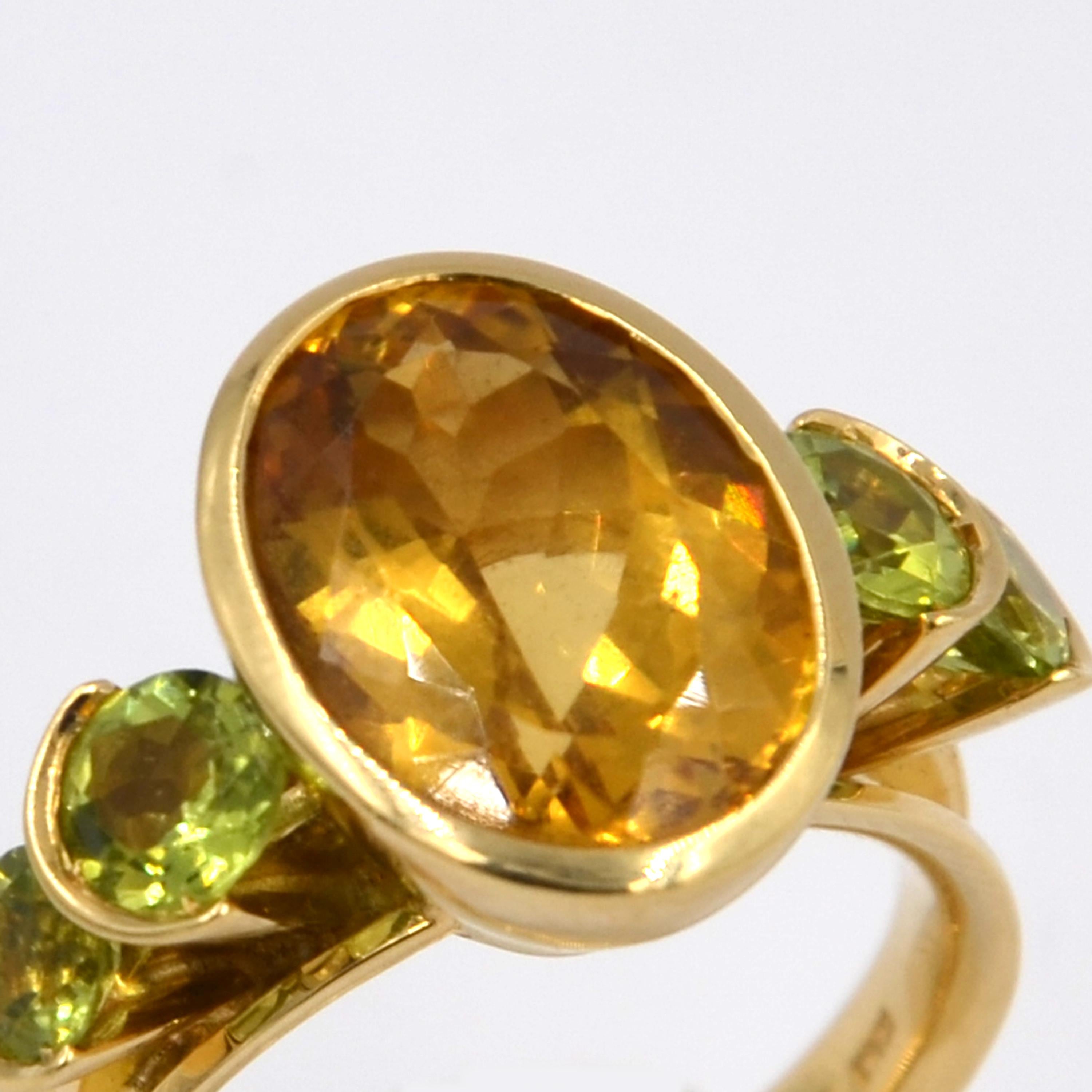 18 Karat Yellow Gold Peridot and Citrine Garavelli Ring In New Condition For Sale In Valenza, IT