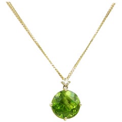 18 Karat Yellow Gold Peridot and Diamond Garavelli Pendant with Necklace