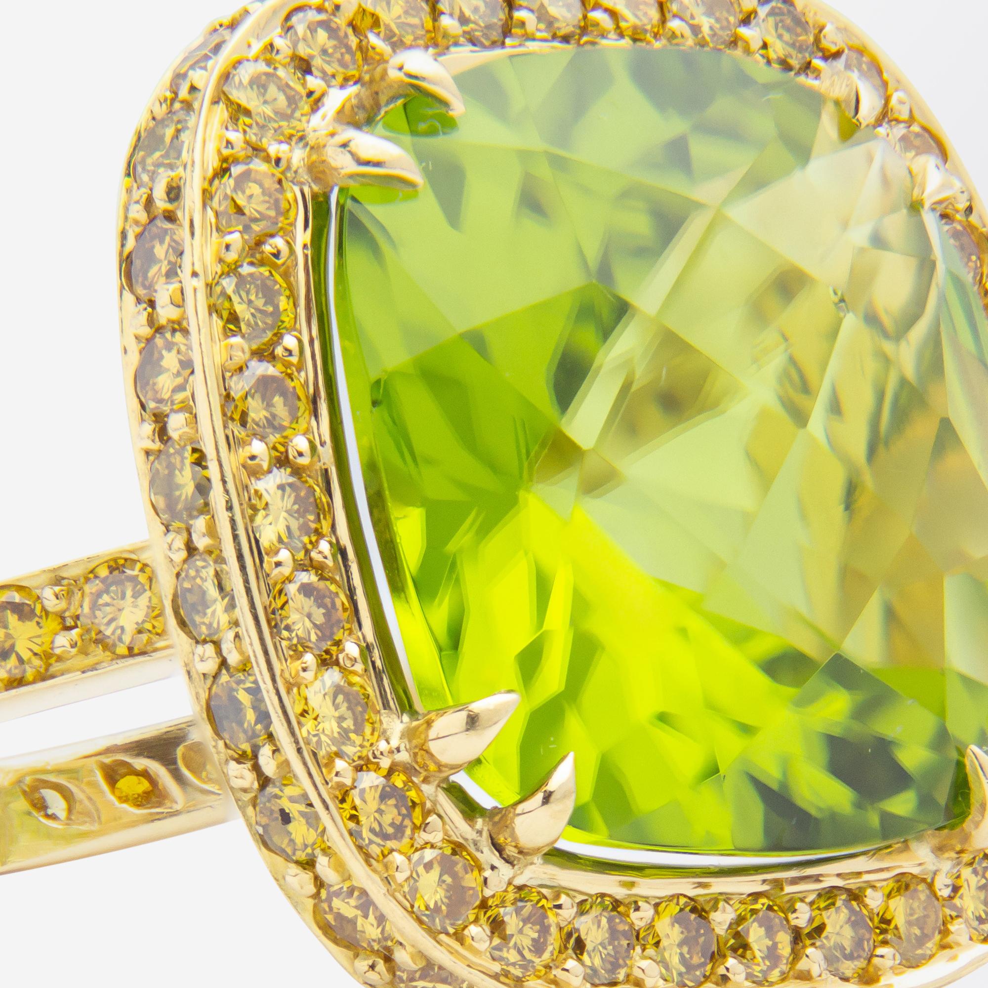 Brilliant Cut 18 Karat Yellow Gold, Peridot, & Yellow Diamond Ring After 'Nardi' Design For Sale