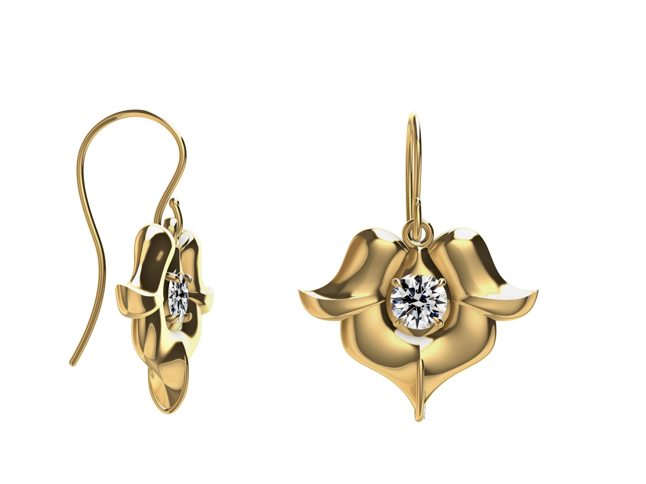 Contemporary 18 Karat Yellow Gold Petite Diamond Arabesque Flower Earrings For Sale