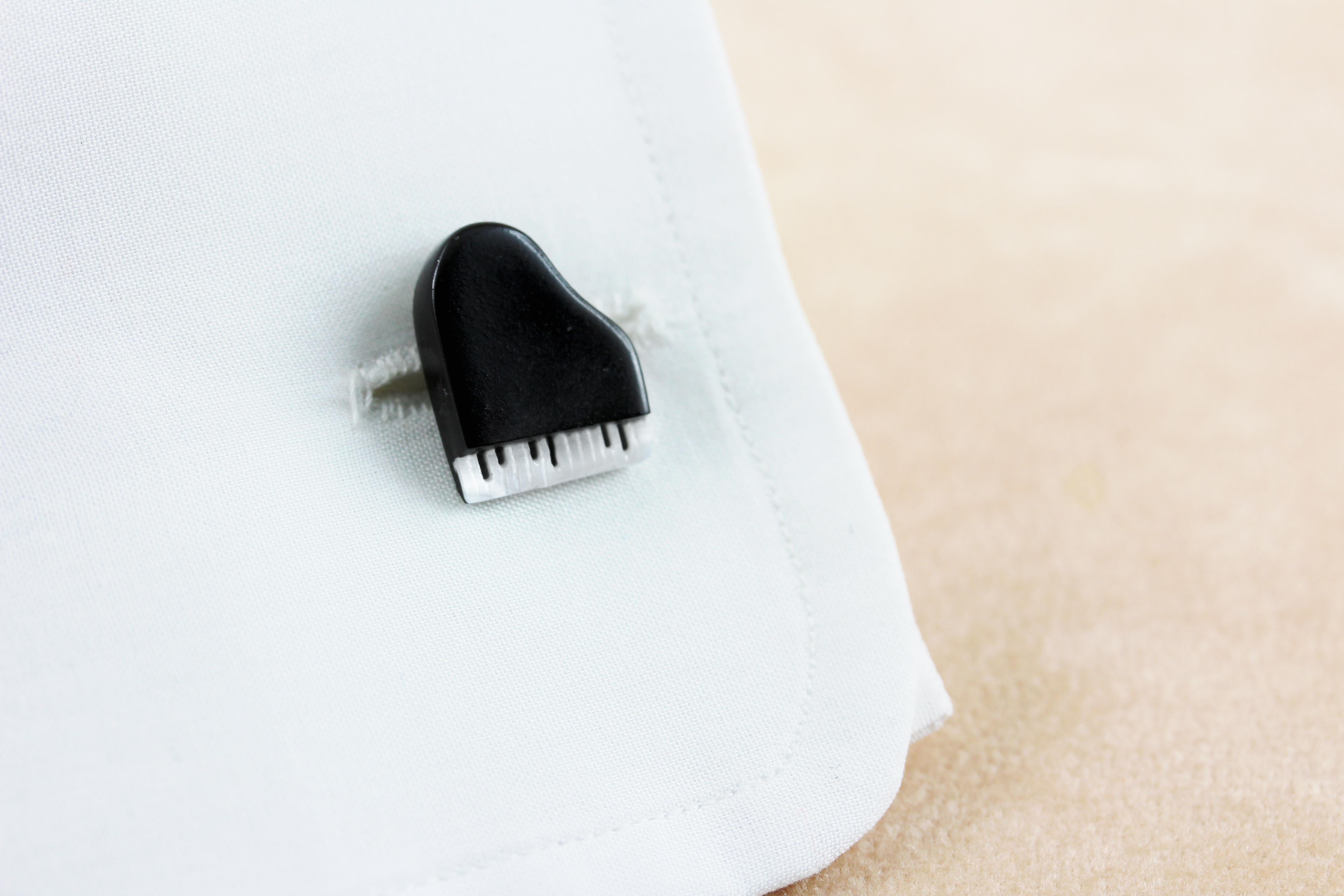 18 Karat Yellow Gold Piano Music Onyx Agate Cufflinks In New Condition For Sale In Milano, IT