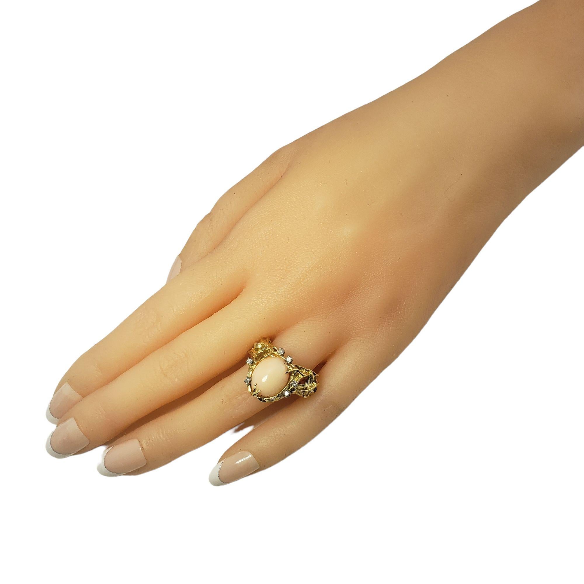 Anillo de oro amarillo de 18 quilates con cabujón rosa y diamantes en venta 2