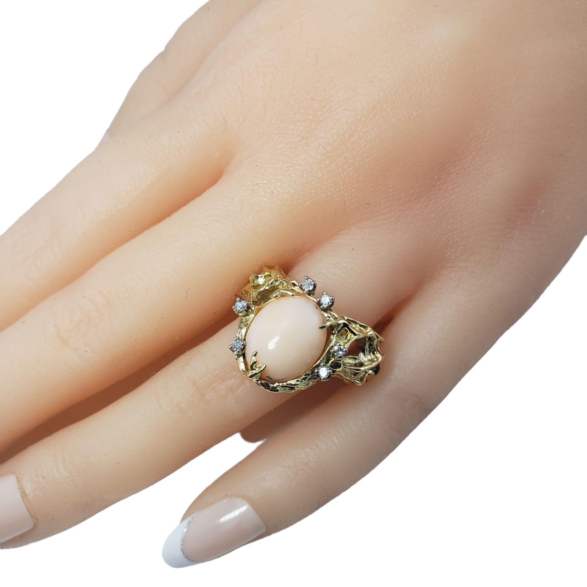 Anillo de oro amarillo de 18 quilates con cabujón rosa y diamantes en venta 3