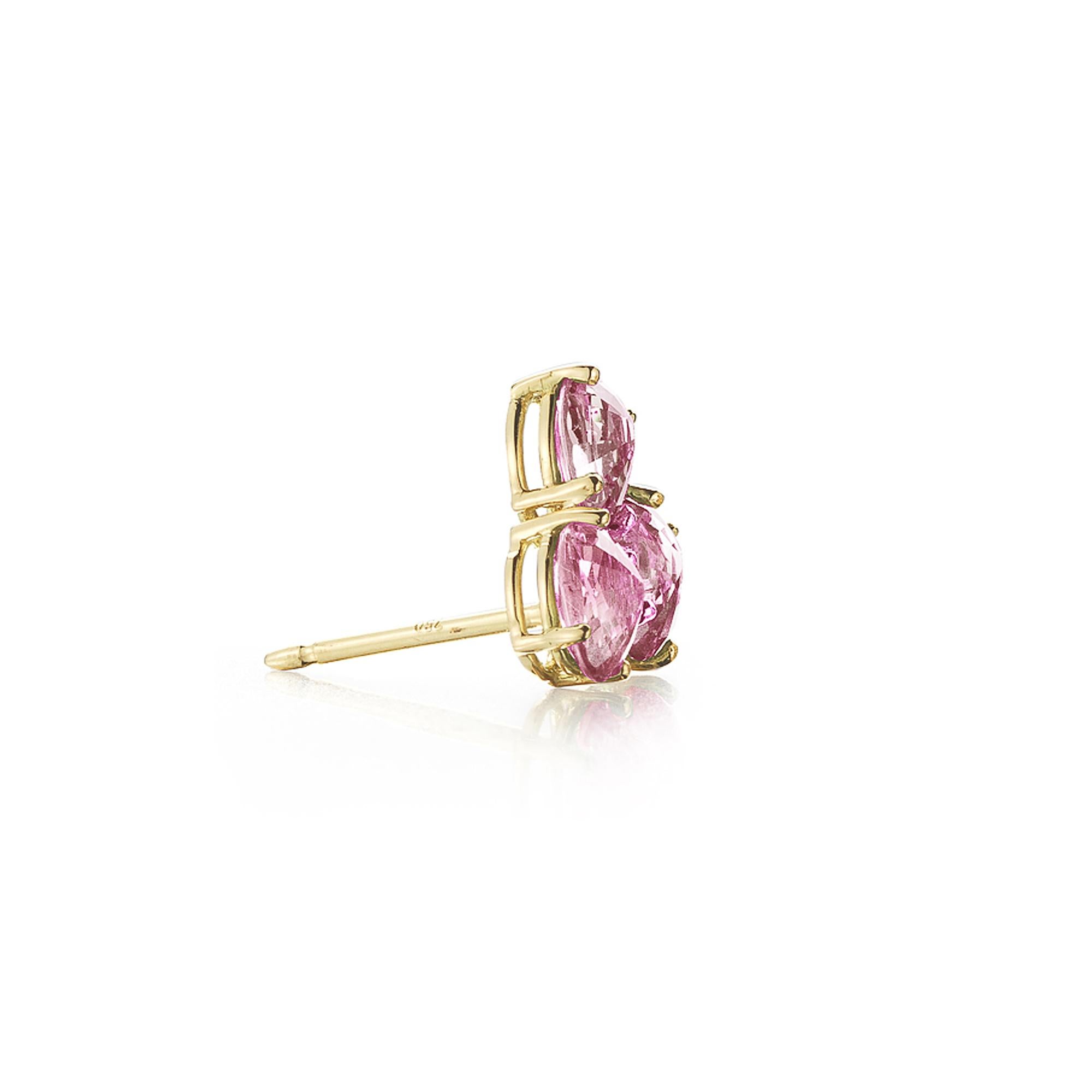 18kt yellow gold Ombré stud earring set with oval pink sapphires.

Reimagined from summers spent at the Tuscan shore, the Ombré collection highlights the diverse hues and textures found in sapphires. Paolo Costagli hand selects the sapphires in