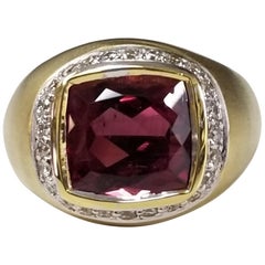 Anello "Gypsy" in oro giallo 18 carati con tormalina rosa e diamanti