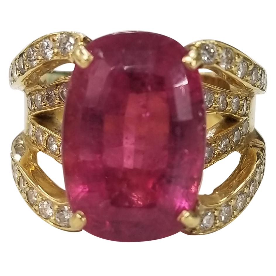 18 Karat Yellow Gold Pink Tourmaline and Diamond Ring