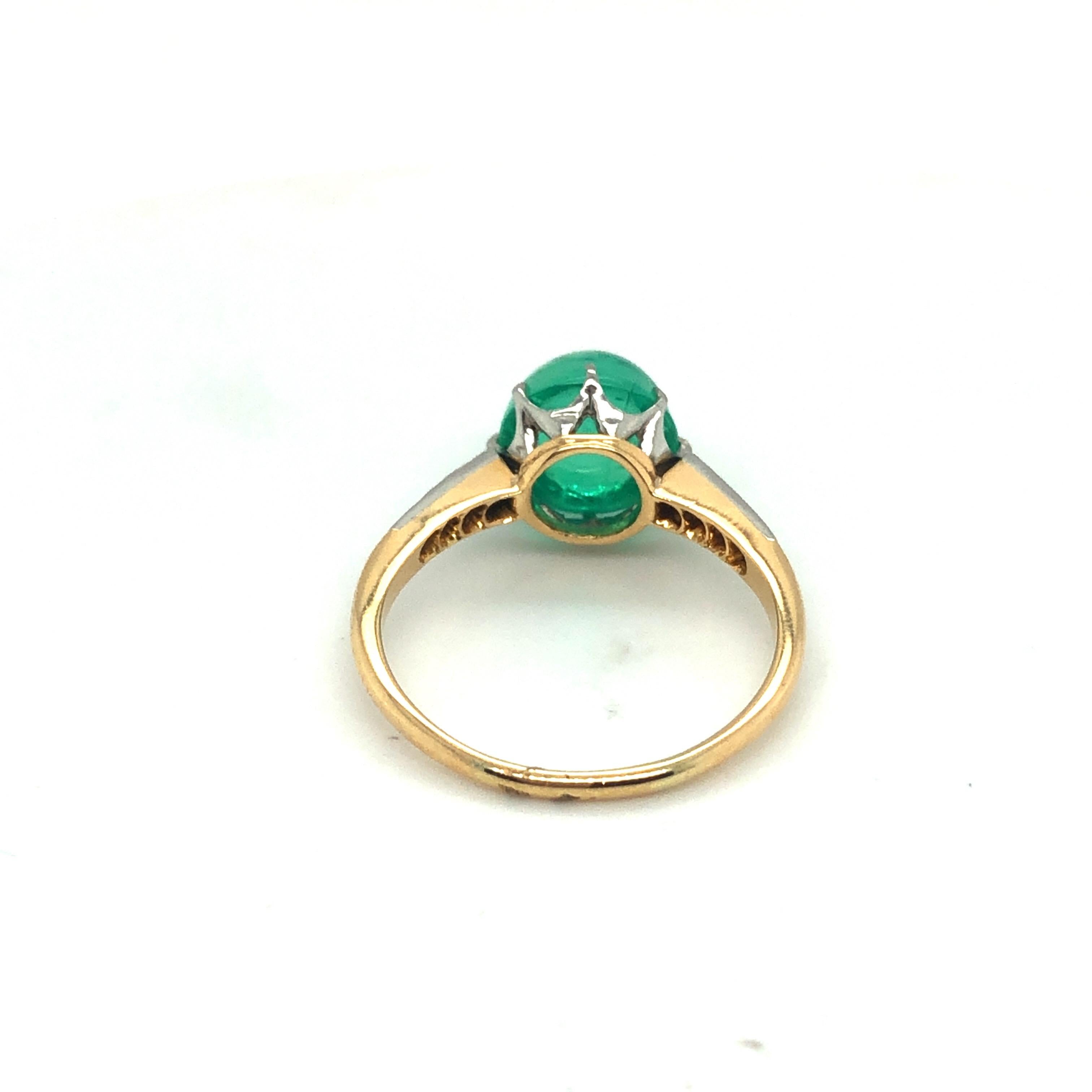 18 Karat Yellow Gold Platinum Emerald and Diamond Ring, circa 1905 In Good Condition For Sale In Zurich, CH