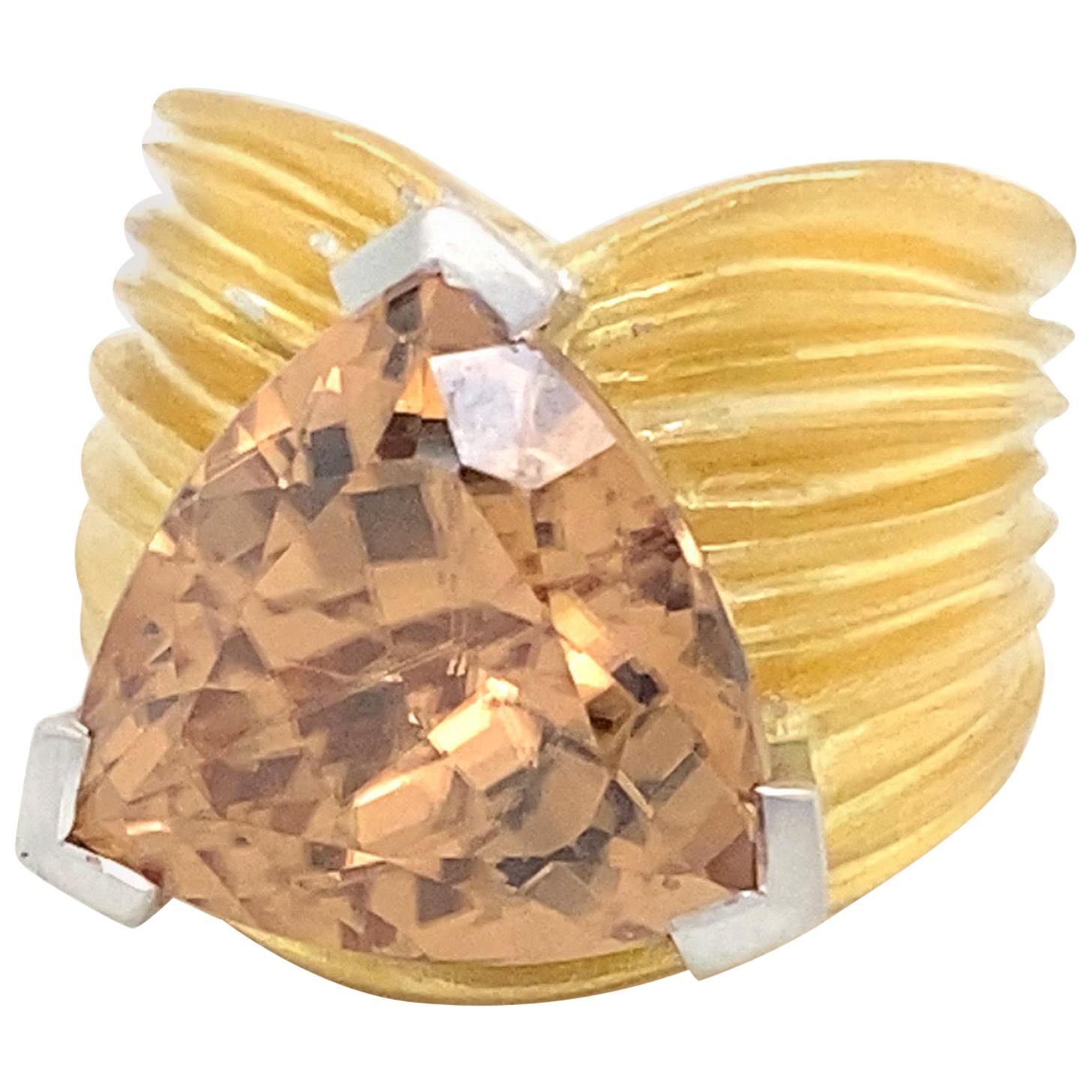 18 Karat Yellow Gold "Plissé" Zircon 20.96 Carat Ring, Cirio For Sale
