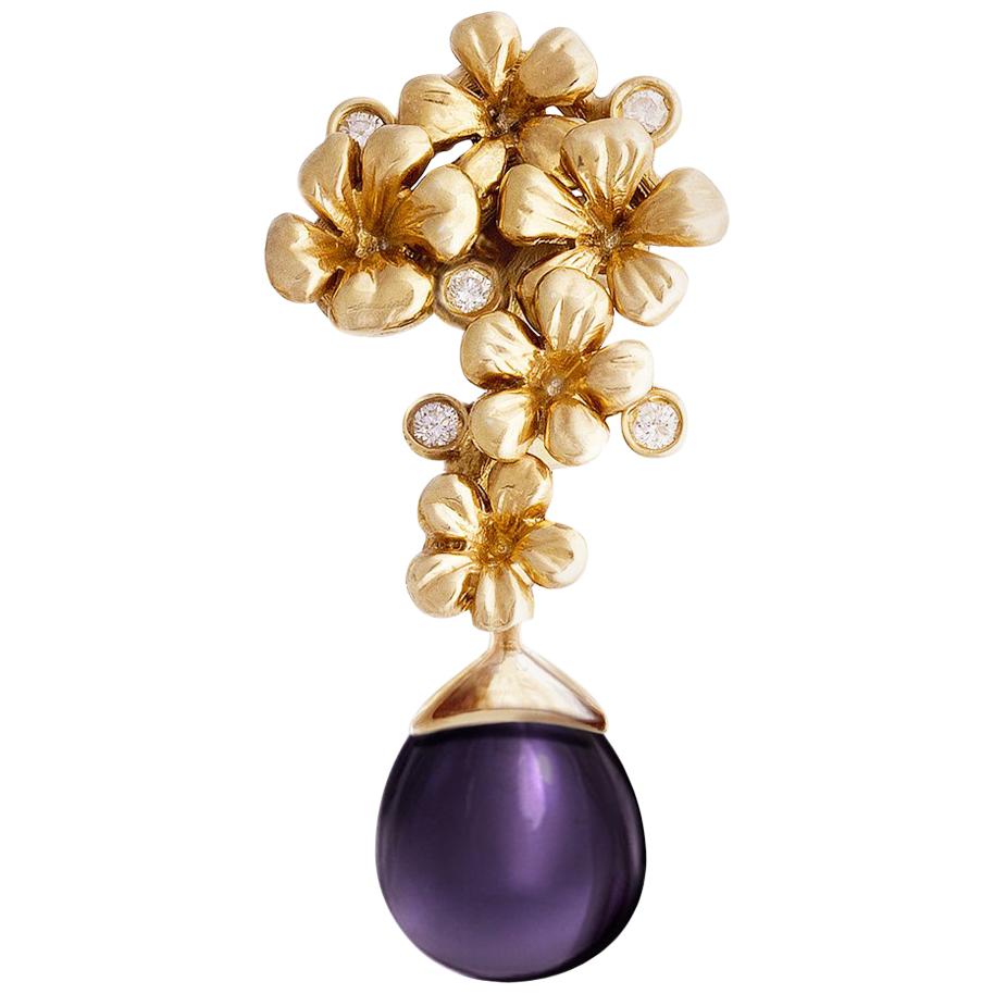 achtzehn Karat Gelbgold Pflaumenblumenbrosche mit Diamanten und Amethyst