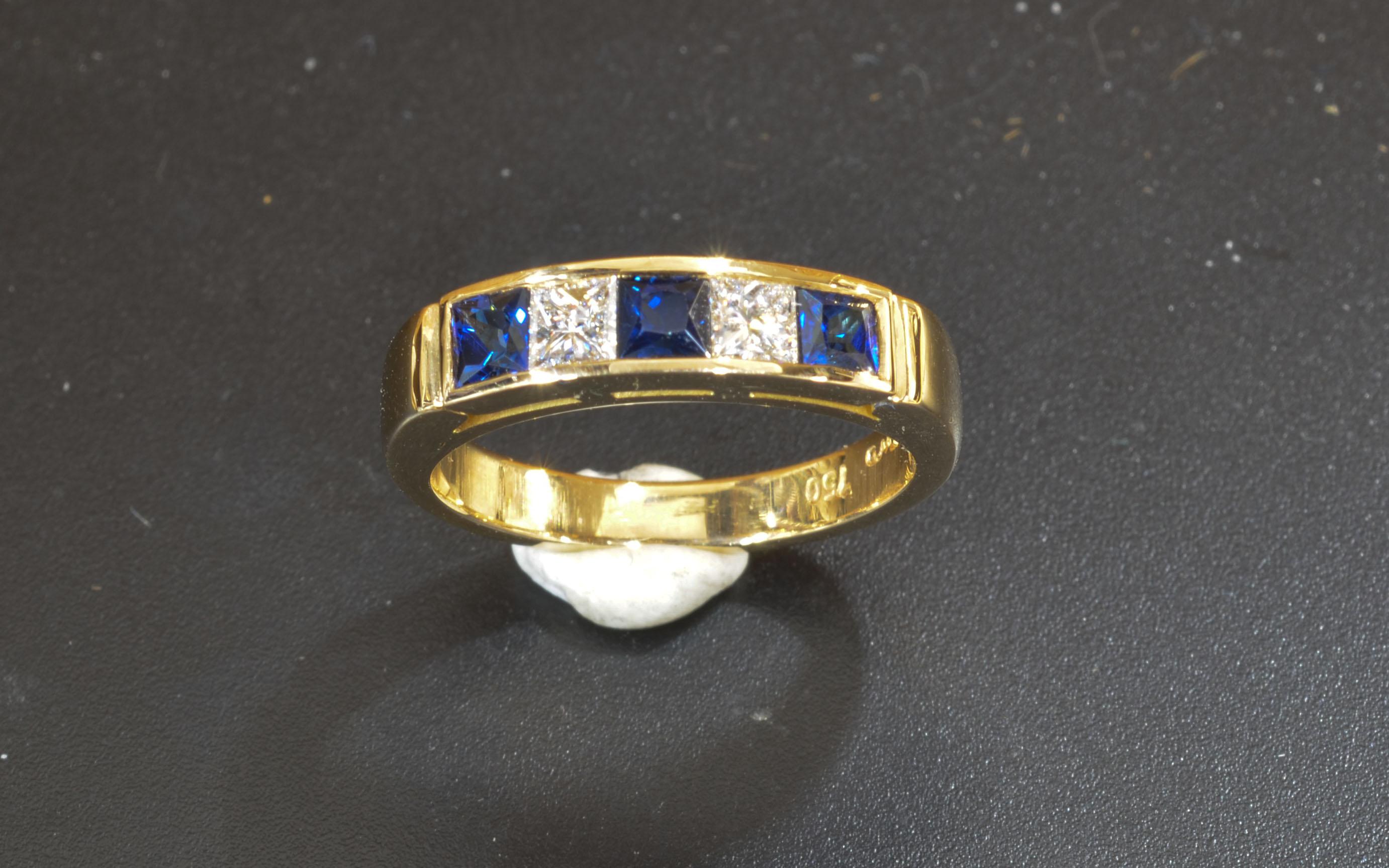 18 Karat Yellow Gold Princess Cut  Diamond and Sapphire Band In New Condition For Sale In Warren, ME