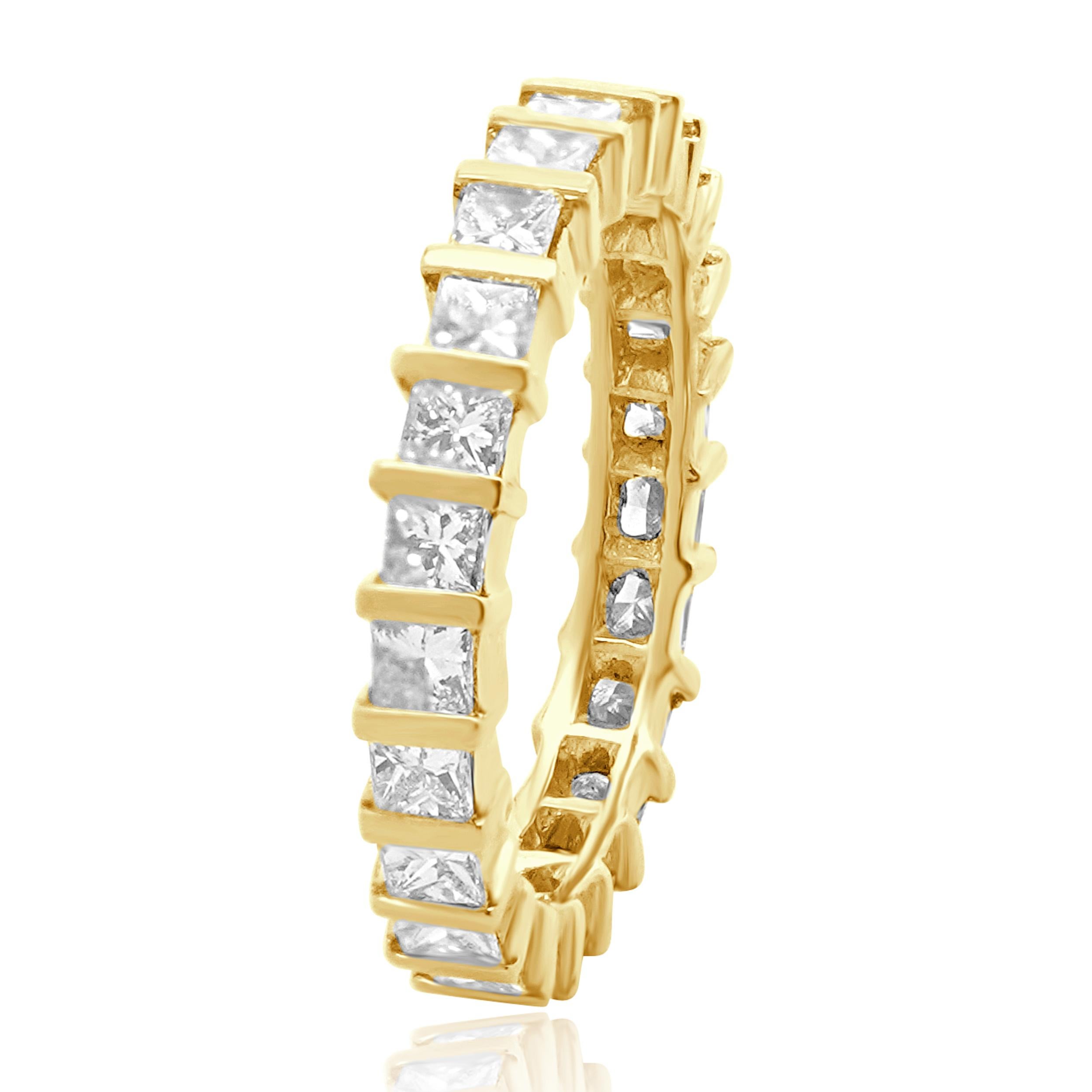 18 Karat Yellow Gold Princess Cut Diamond Eternity Band (Carréschliff) im Angebot