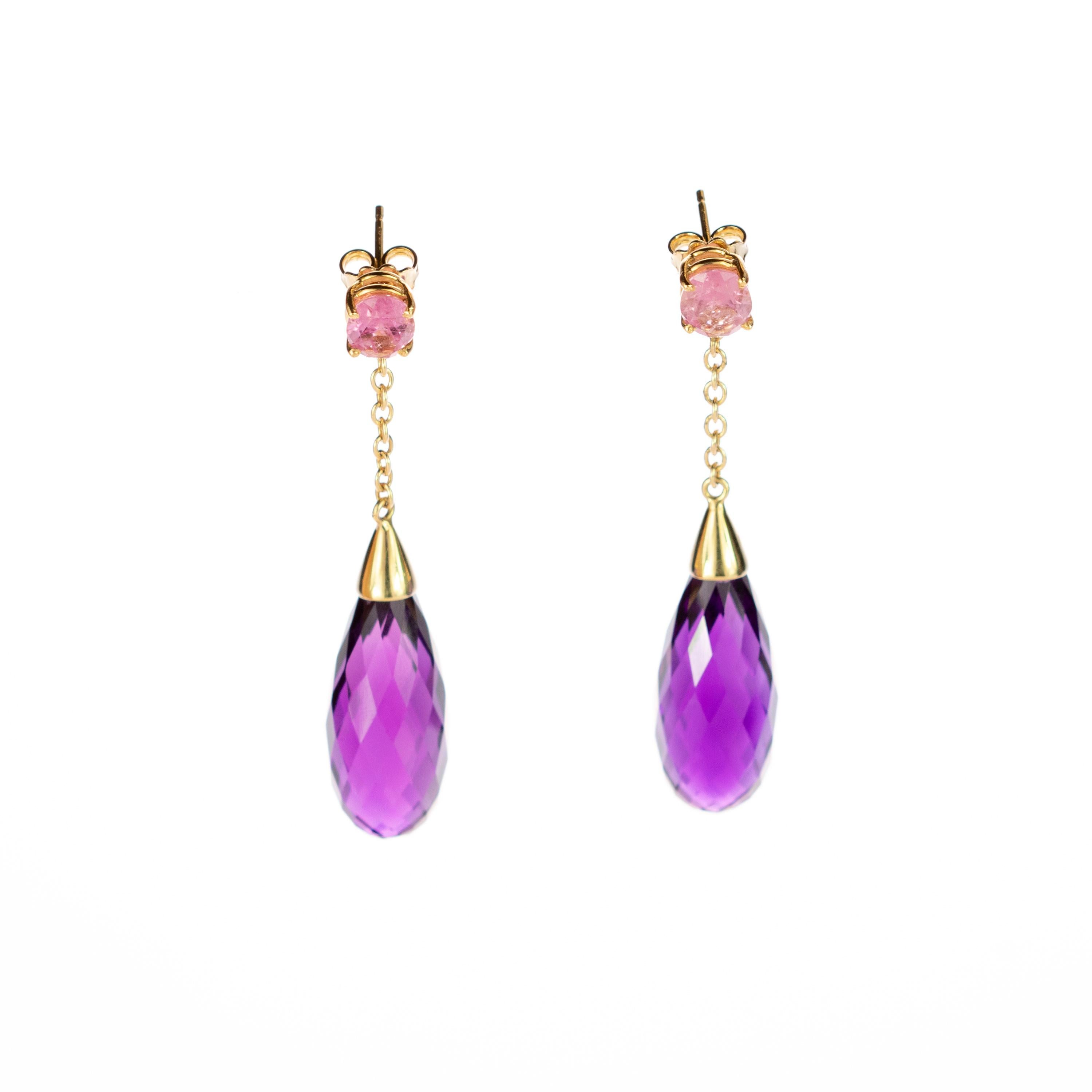 An enchanted radiant round and 8 carats light pink tourmaline earrings held by an 18 karat yellow gold delicate chain to a deep purple 51.5 carats amethyst briolette tear. Modern tear designs jewels that combine voluminous shapes with vivid colours,
