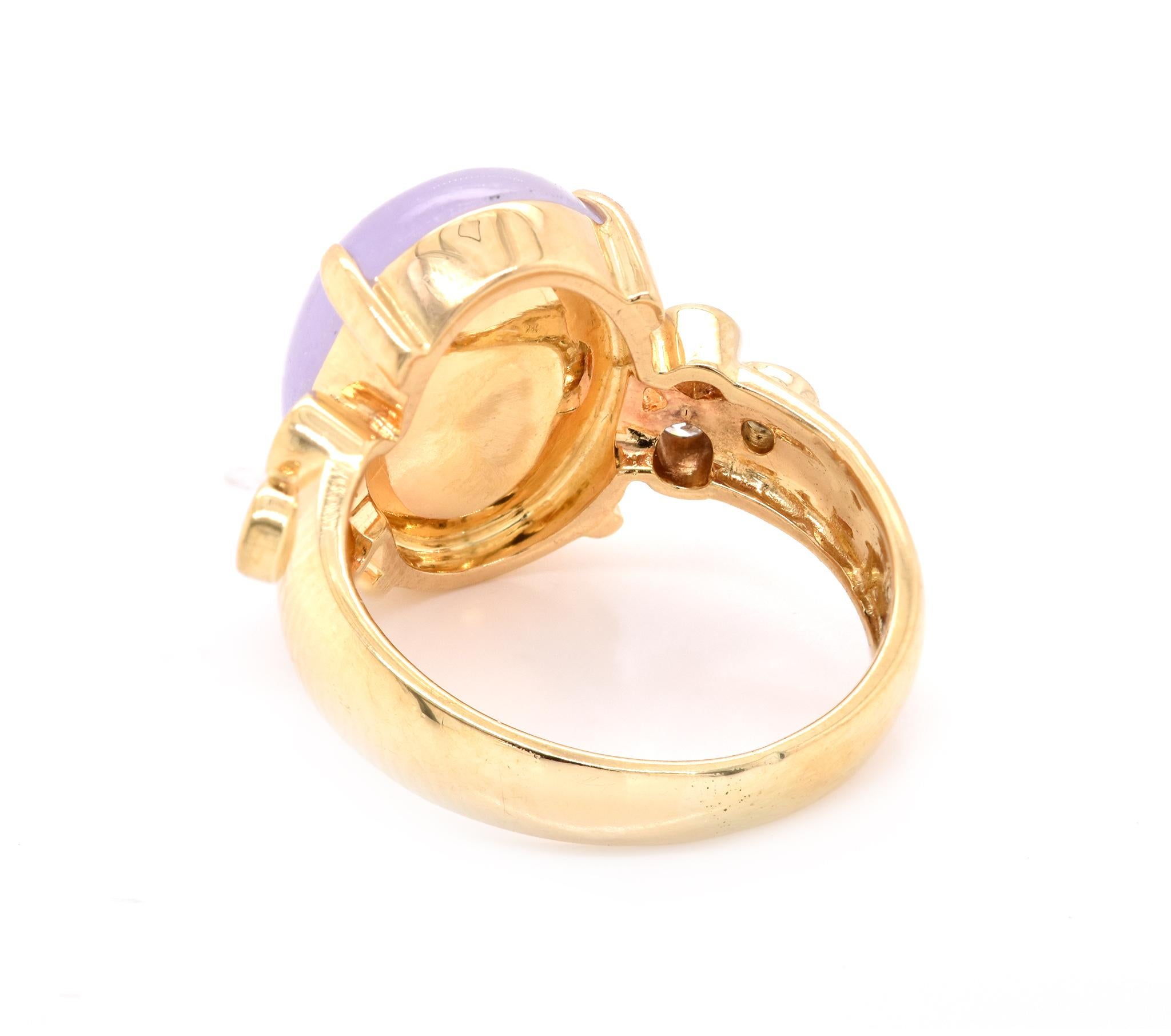 Round Cut 18 Karat Yellow Gold Purple Jade and Diamond Ring