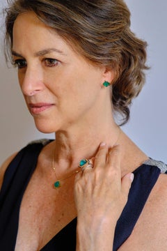 18 Karat Yellow Gold Sugar Loaf Agate White Diamond Design Pendant Necklace