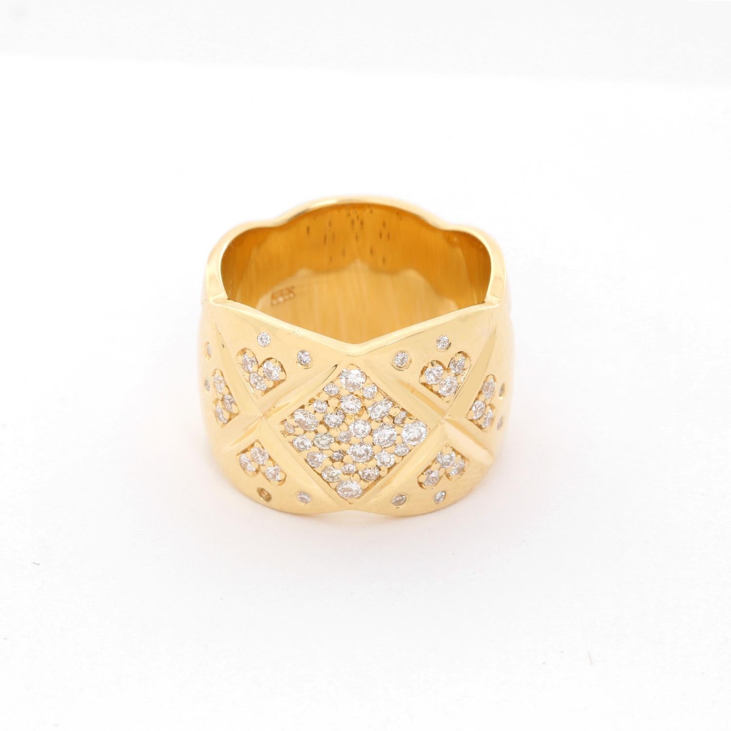 Bague matelassée en or jaune 18 carats avec diamants pavés Pour femmes en vente